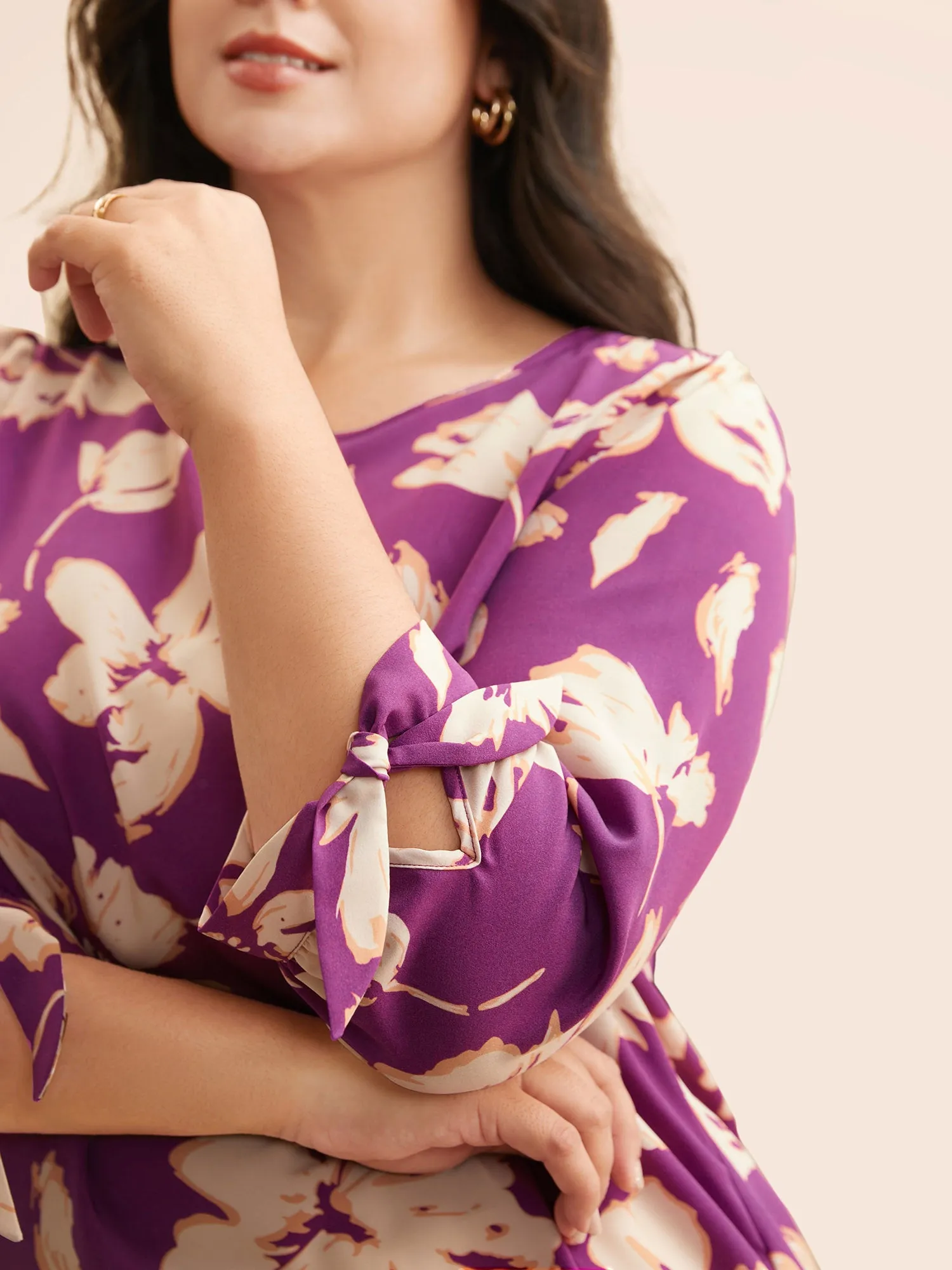 V Neck Tie Knot Gathered Blouse sold by Bloomchic product image thumbnail 3