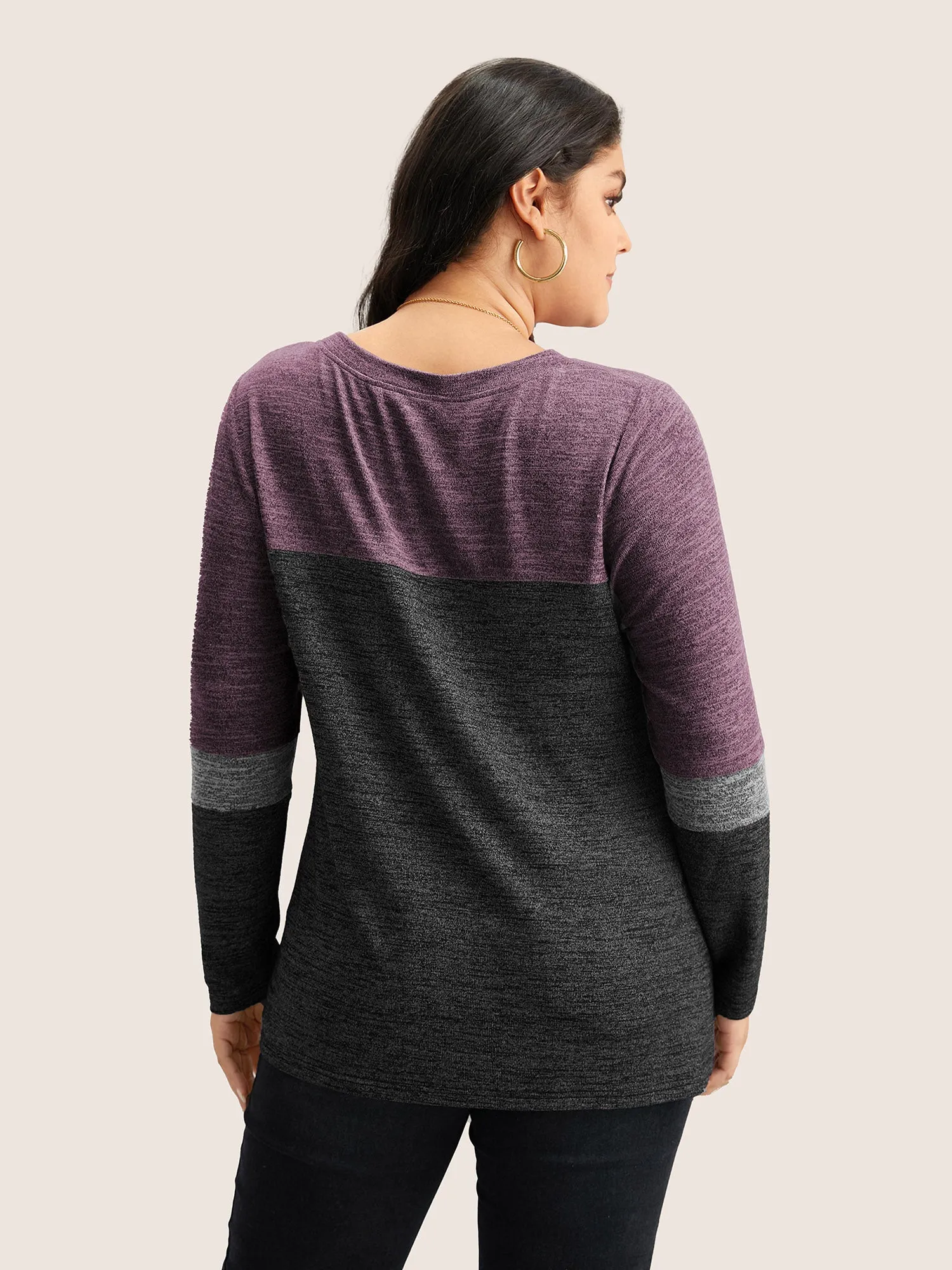 Heather Colorblock Contrast Crew Neck T-shirt sold by Bloomchic product image thumbnail 5