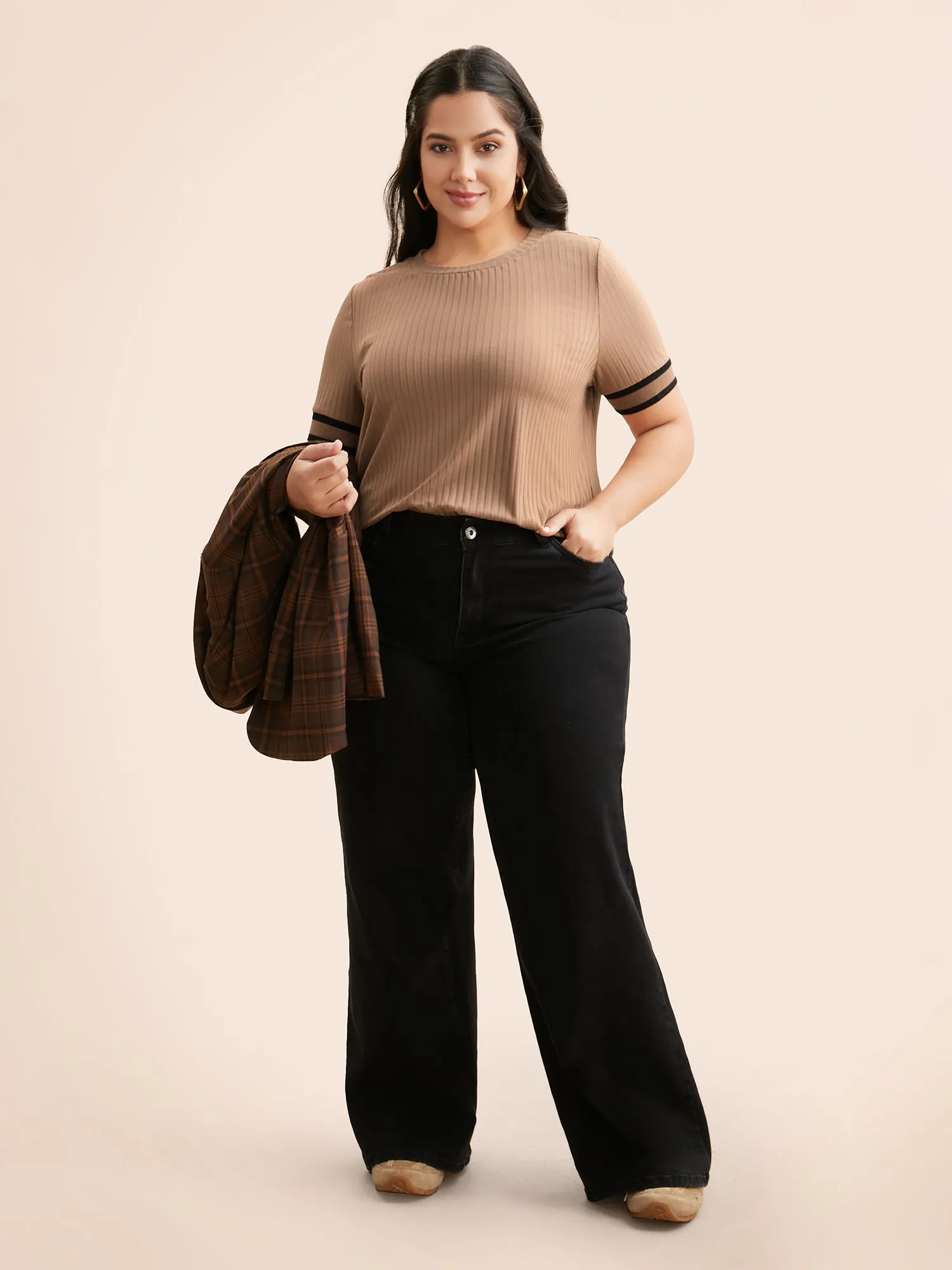 Crew Neck Pit Strip Contrast Trim T-shirt sold by Bloomchic product image thumbnail 3