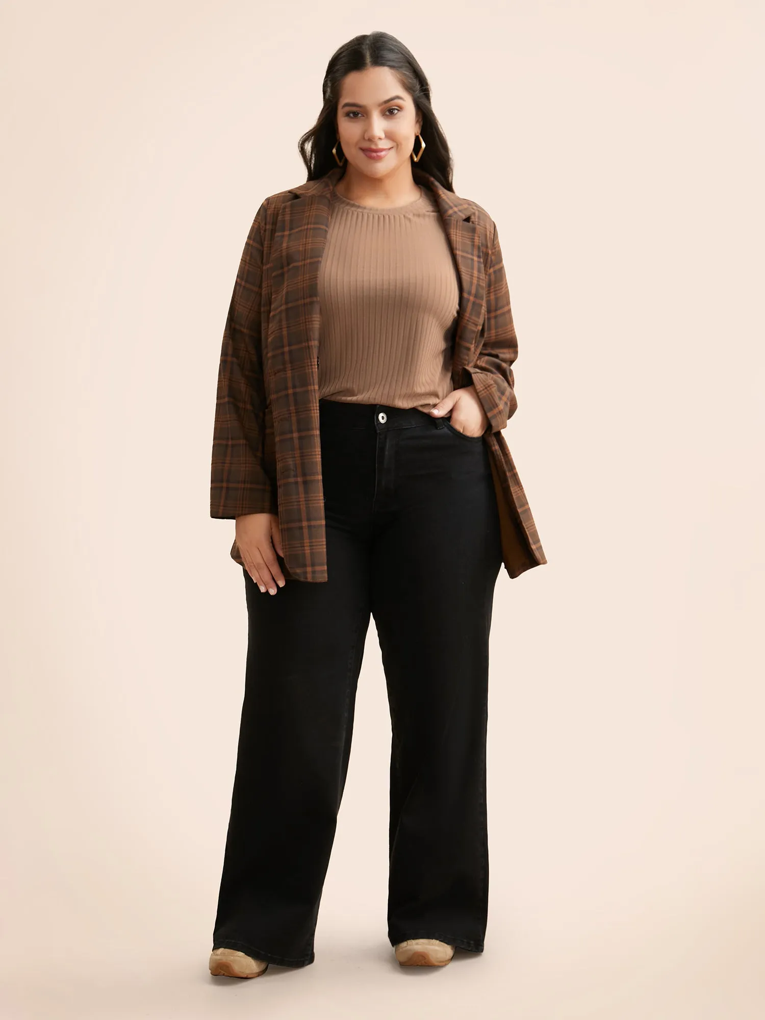 Crew Neck Pit Strip Contrast Trim T-shirt sold by Bloomchic product image thumbnail 4