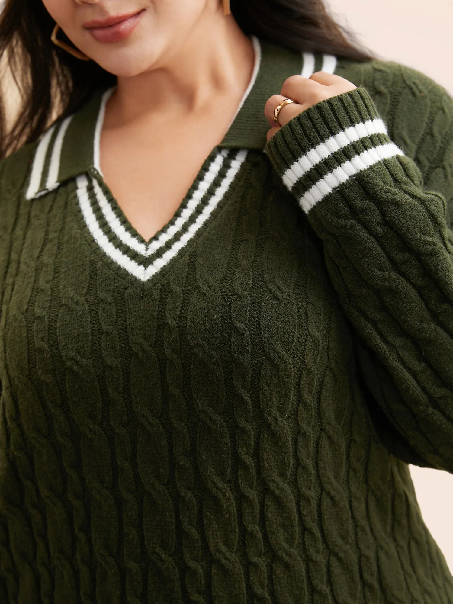 Contrast Trim Split Hem Pullover sold by Bloomchic product image thumbnail 4