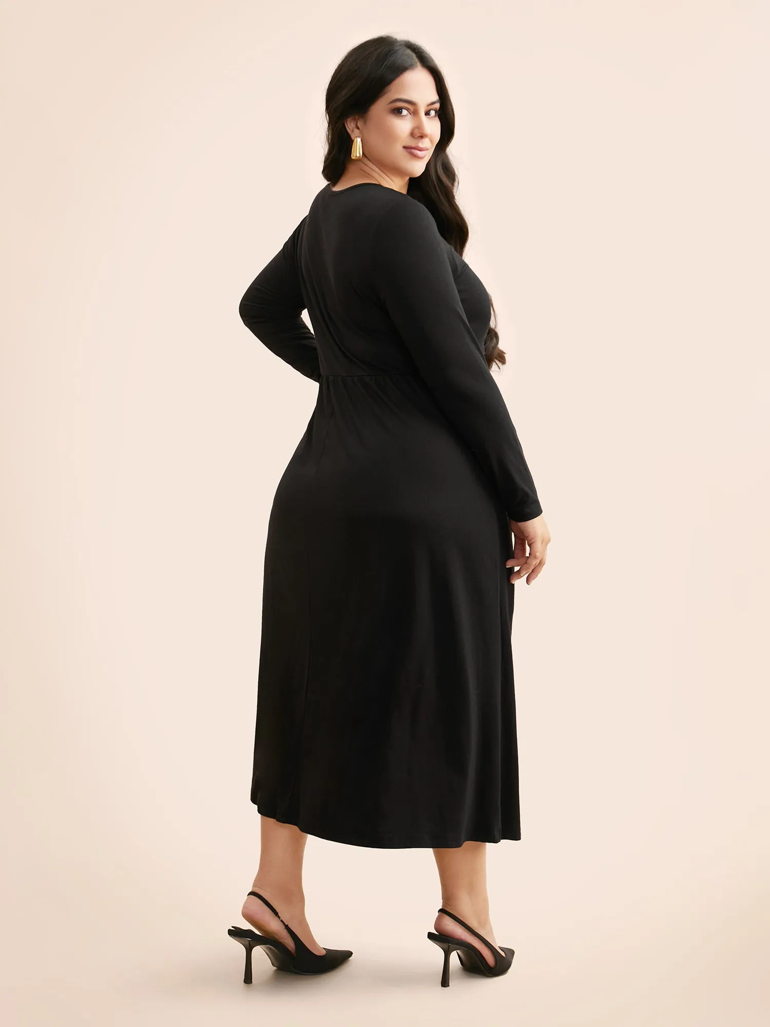 Round Neck Pleated Slim Fit Knit Dress sold by Bloomchic product image thumbnail 4