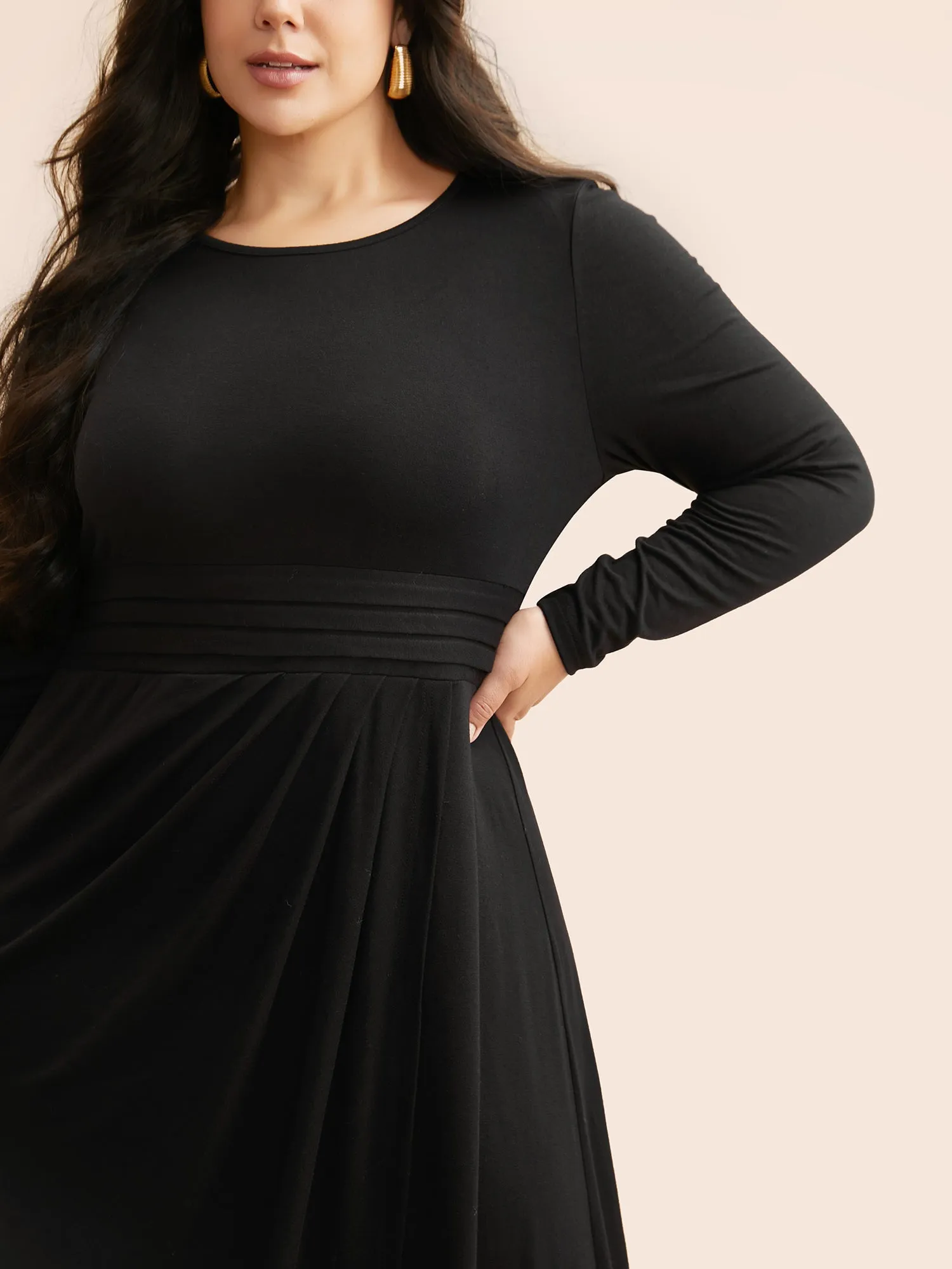 Round Neck Pleated Slim Fit Knit Dress sold by Bloomchic product image thumbnail 2