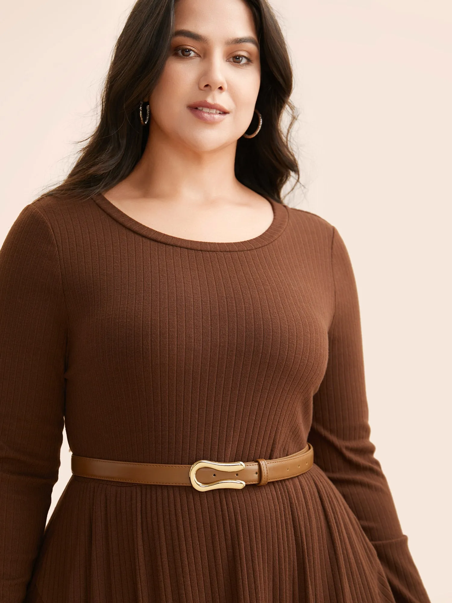 Curved Buckle Drum Belt sold by Bloomchic