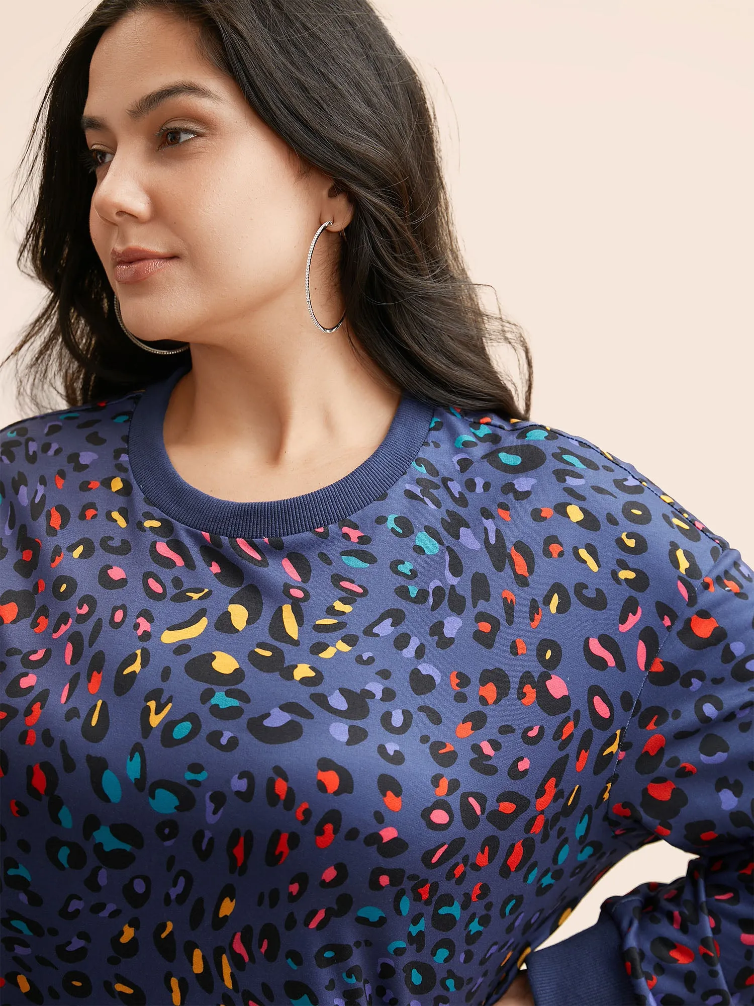 Round Neck Color Leopard Print Sweatshirt sold by Bloomchic product image thumbnail 4