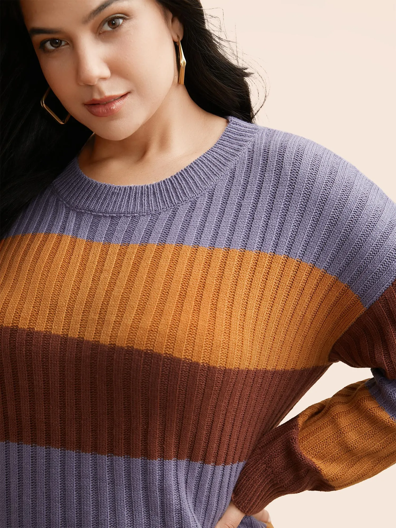 Colorblock Contrast Split Hem Pullover sold by Bloomchic product image thumbnail 5