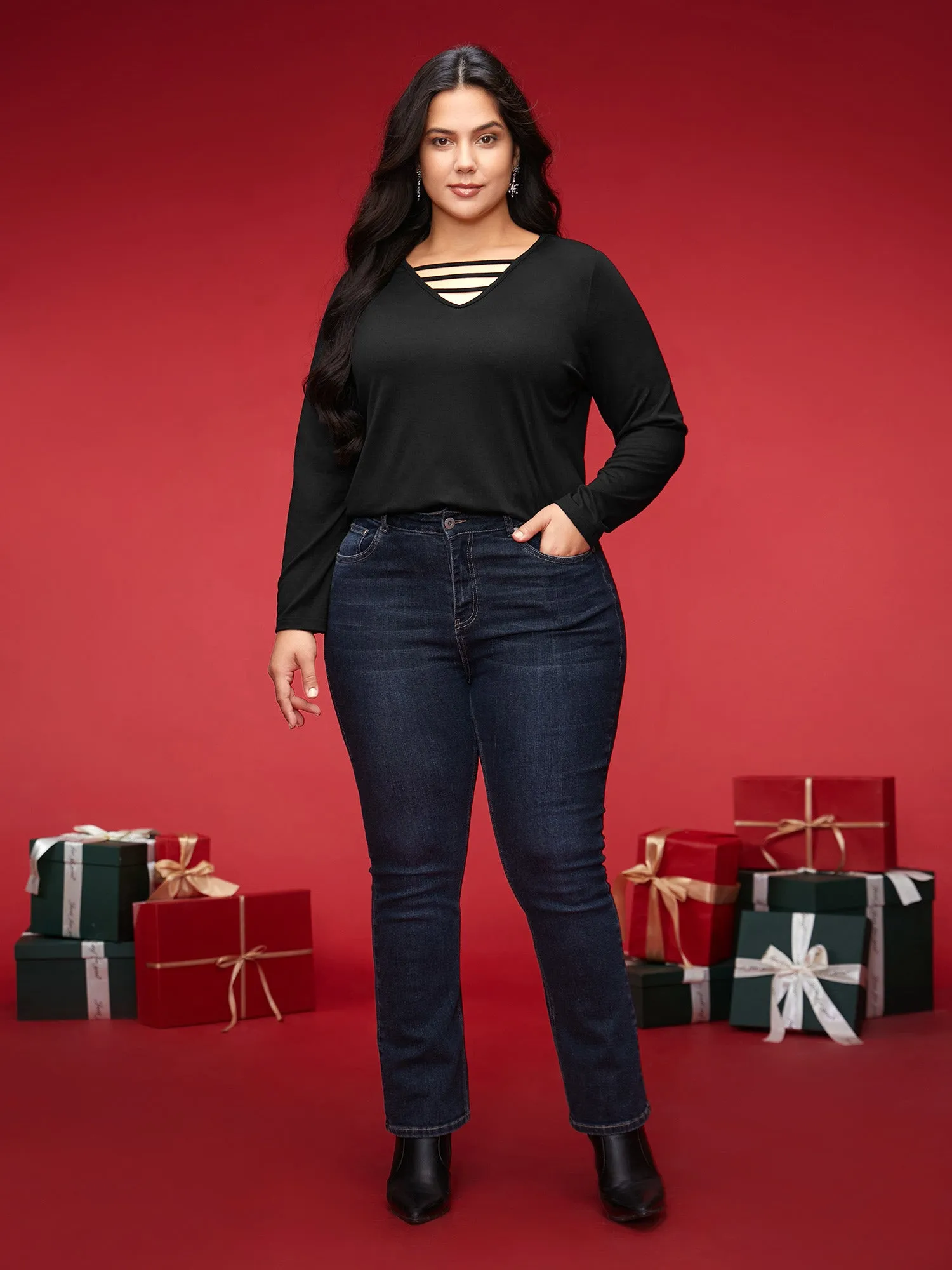 V-neck Cut Out Straight Fit Tee sold by Bloomchic product image thumbnail 3