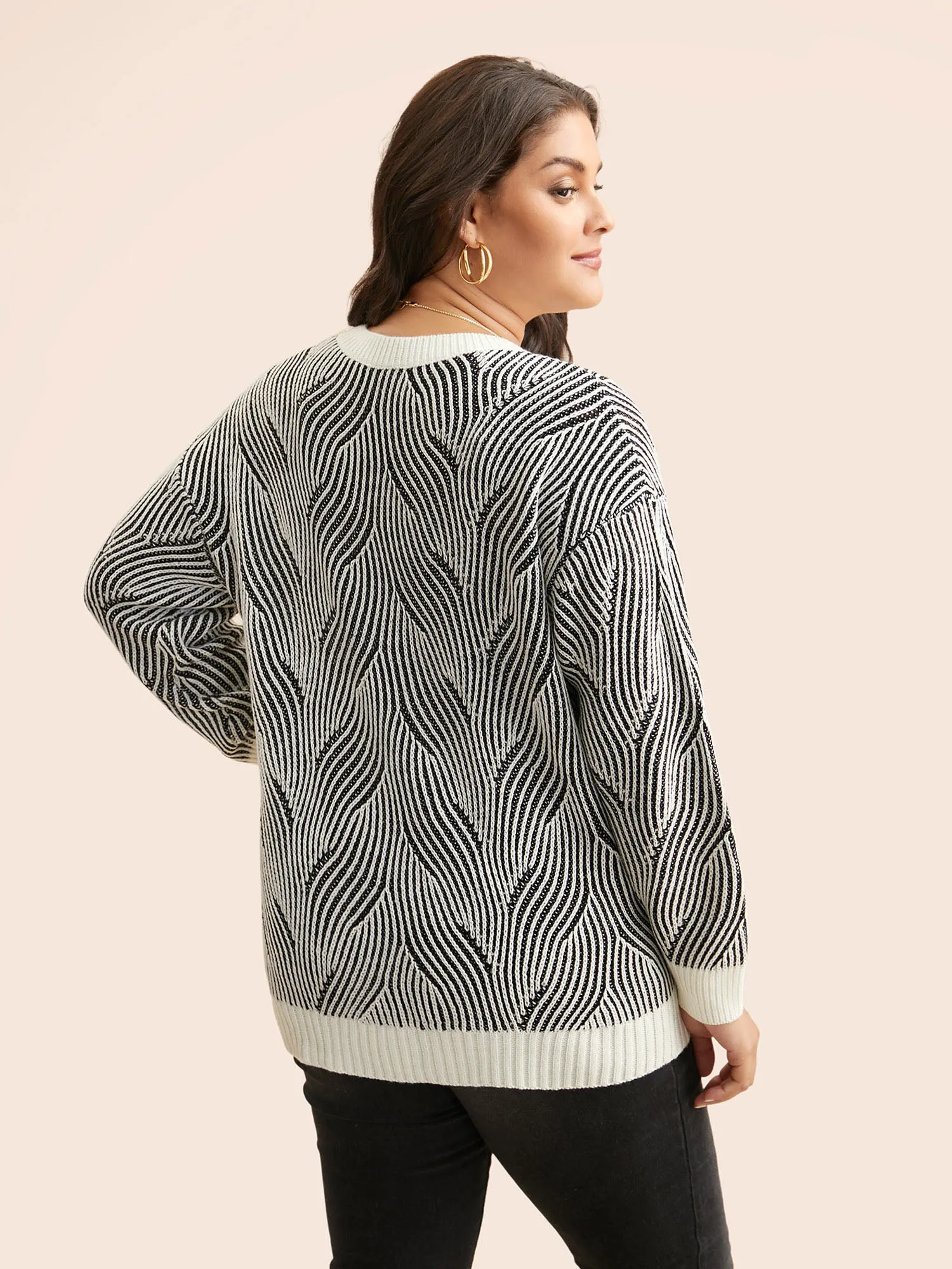 Texture Contrast Round Neck Pullover sold by Bloomchic product image thumbnail 2