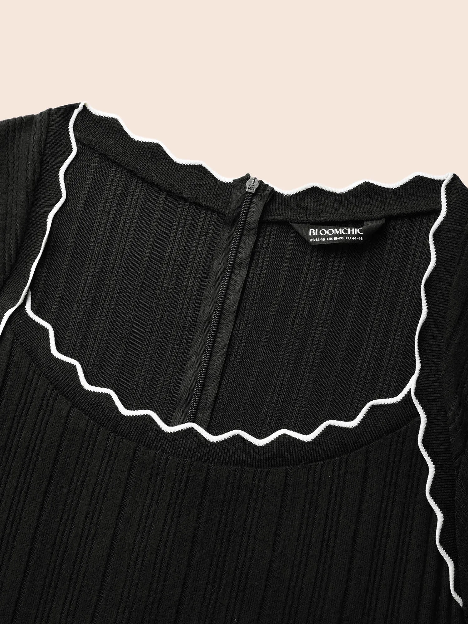 Texture Contrast Trim Scalloped Trim Jumpsuit sold by Bloomchic product image thumbnail 5