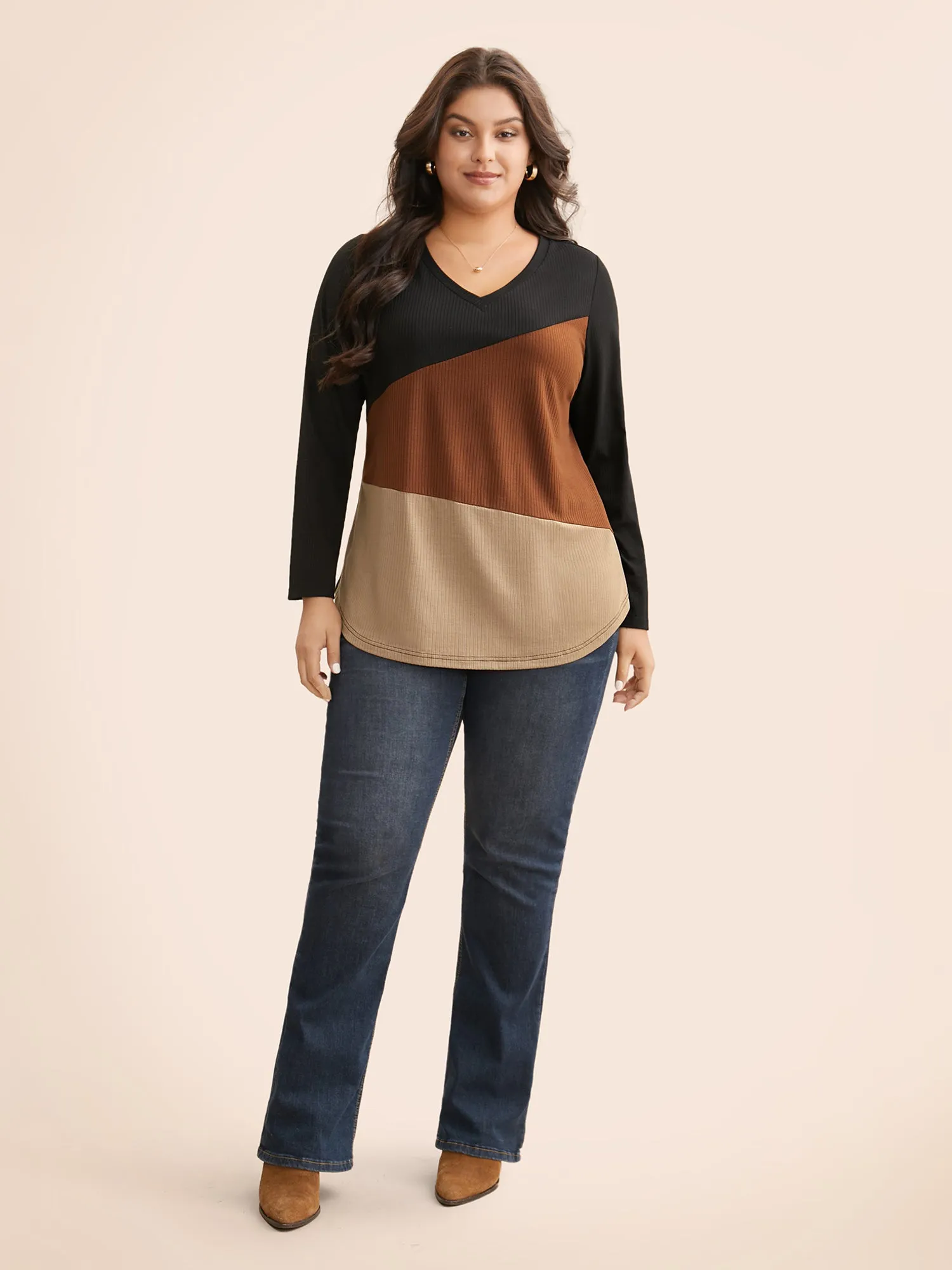 V Neck Contrast Patchwork Rib Knit T-shirt sold by Bloomchic product image thumbnail 3