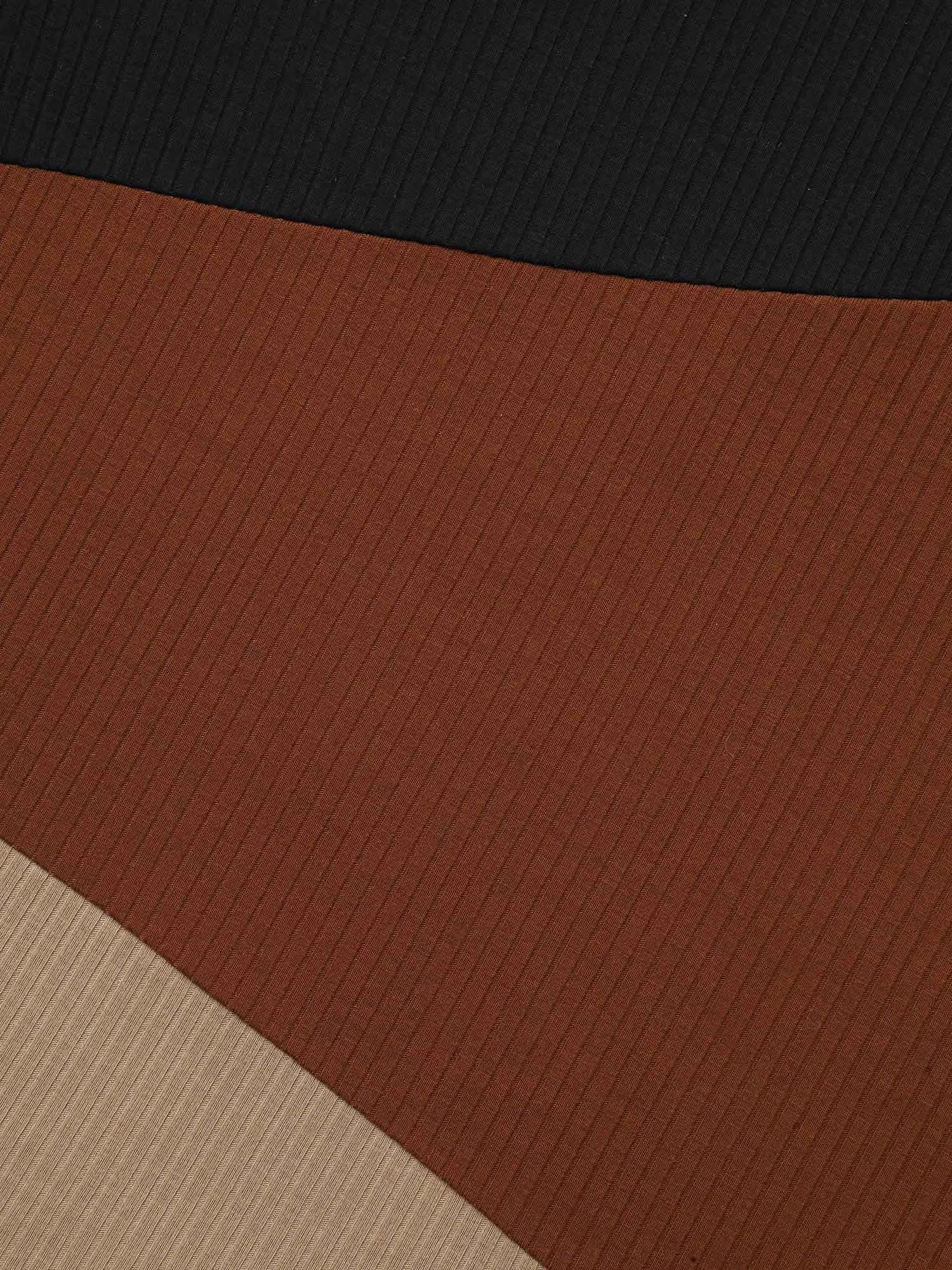 V Neck Contrast Patchwork Rib Knit T-shirt sold by Bloomchic product image thumbnail 5