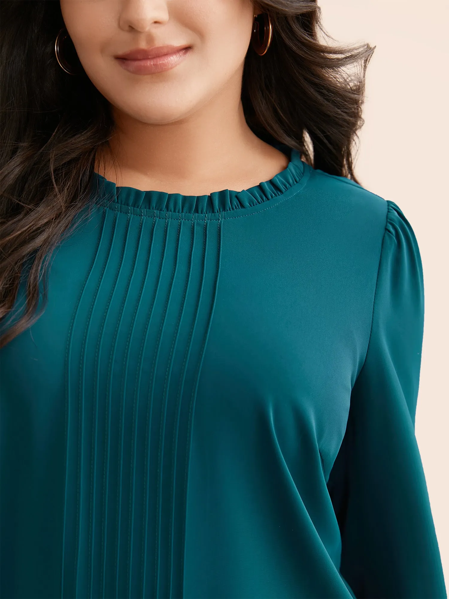 Plain Pleated Lantern Sleeve Slit Hem Blouse sold by Bloomchic product image thumbnail 3