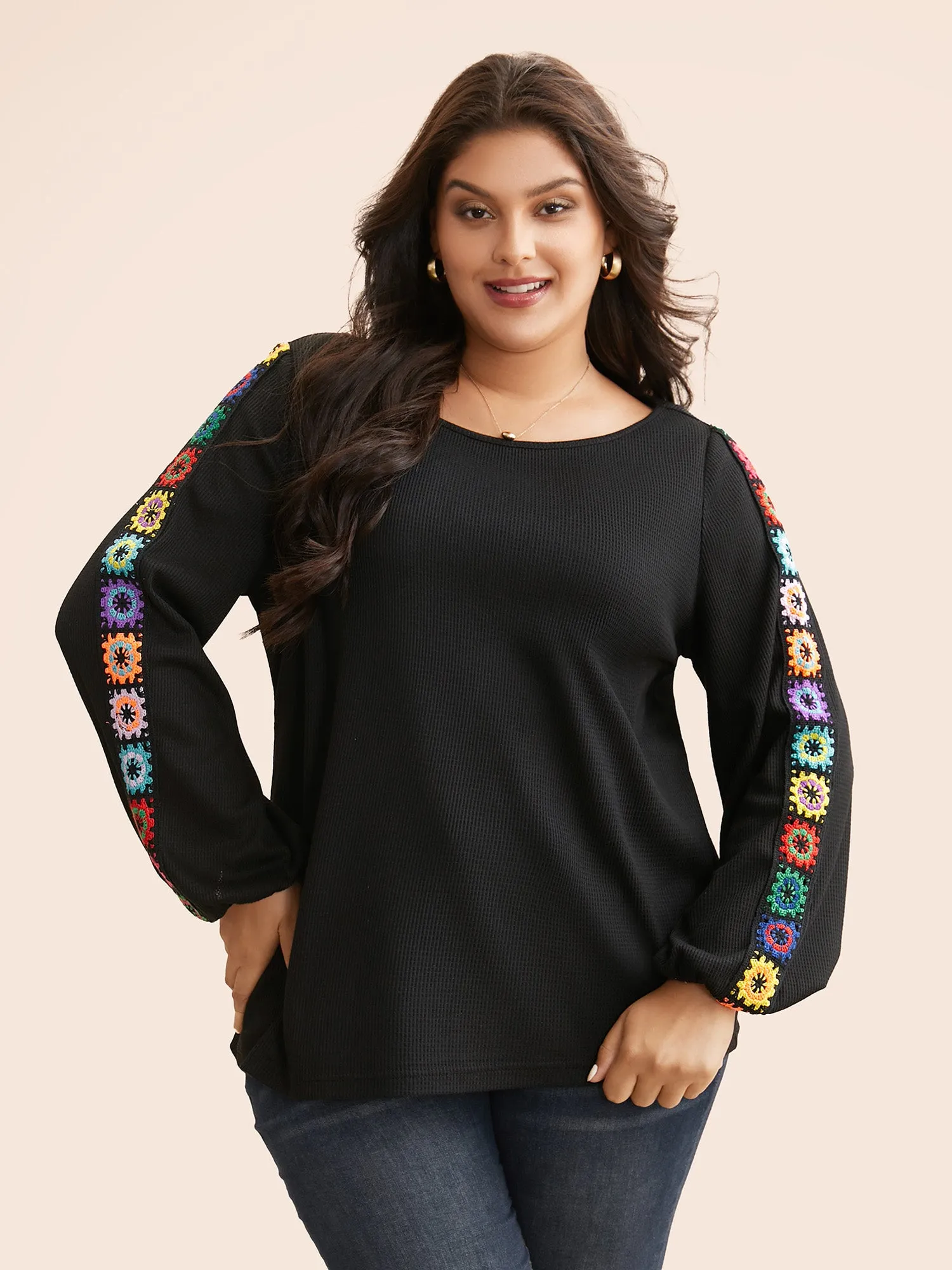 Crew Neck Patchwork Crochet Floral T-shirt sold by Bloomchic product image thumbnail 2