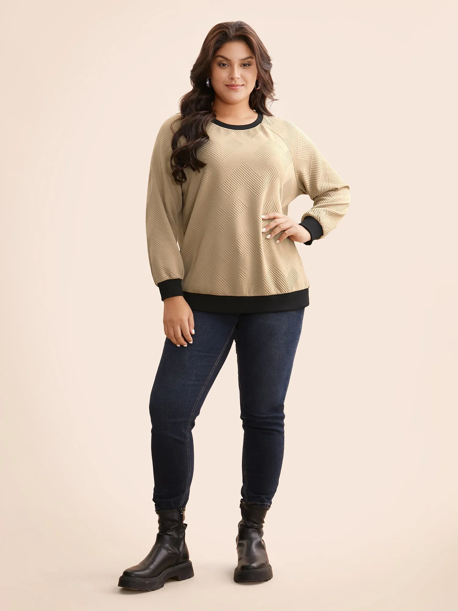 Textured Contrast Trim Raglan Sleeve Sweatshirt sold by Bloomchic product image thumbnail 5