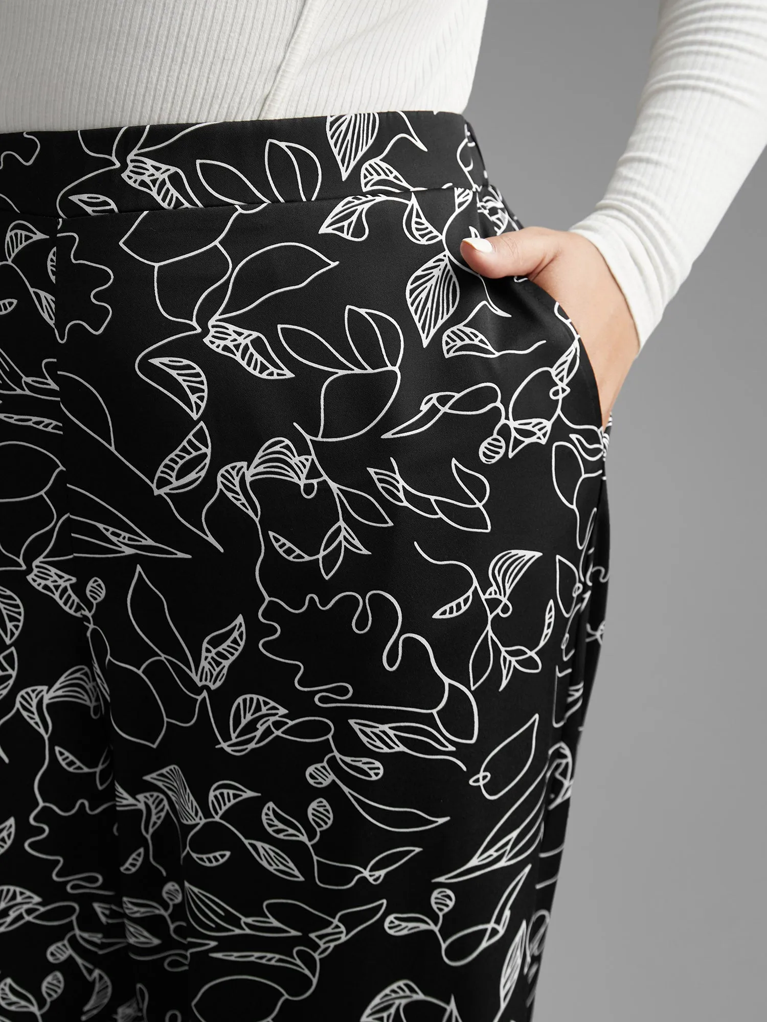 Graffiti Print Elastic Waist Wide Leg Pants sold by Bloomchic product image thumbnail 4