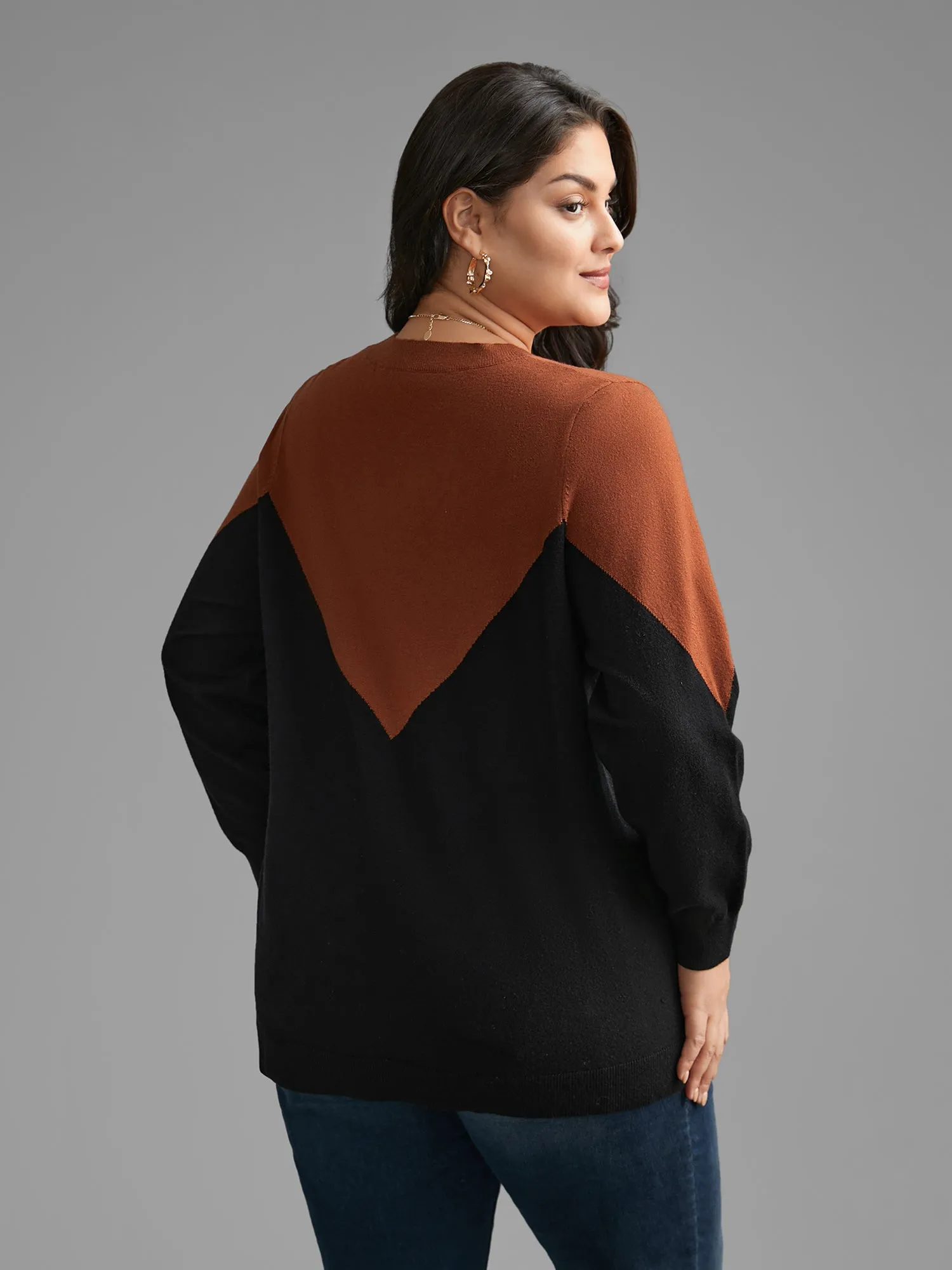 Round Neck Contrast Patchwork Pullover sold by Bloomchic product image thumbnail 2