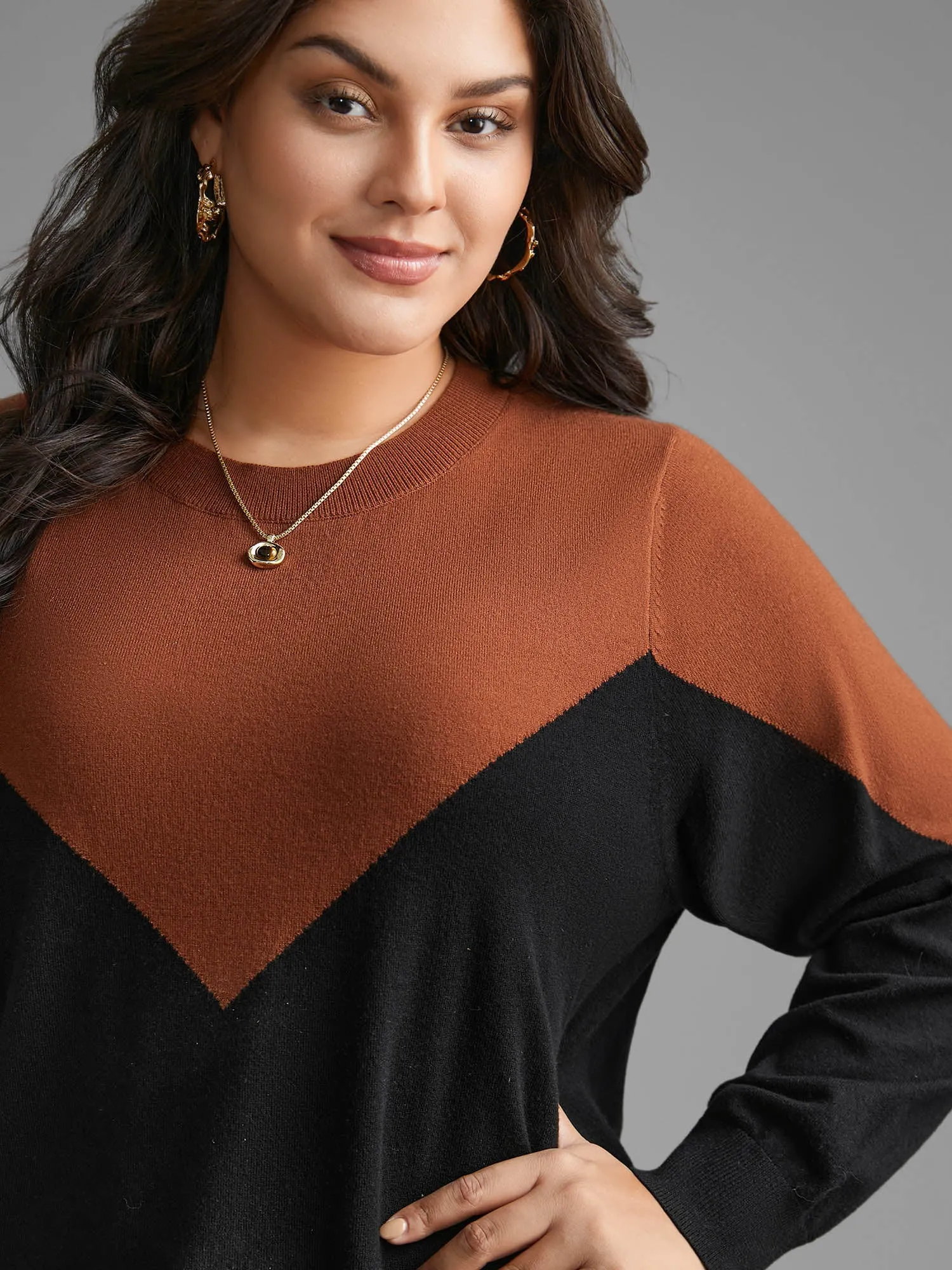 Round Neck Contrast Patchwork Pullover sold by Bloomchic product image thumbnail 5
