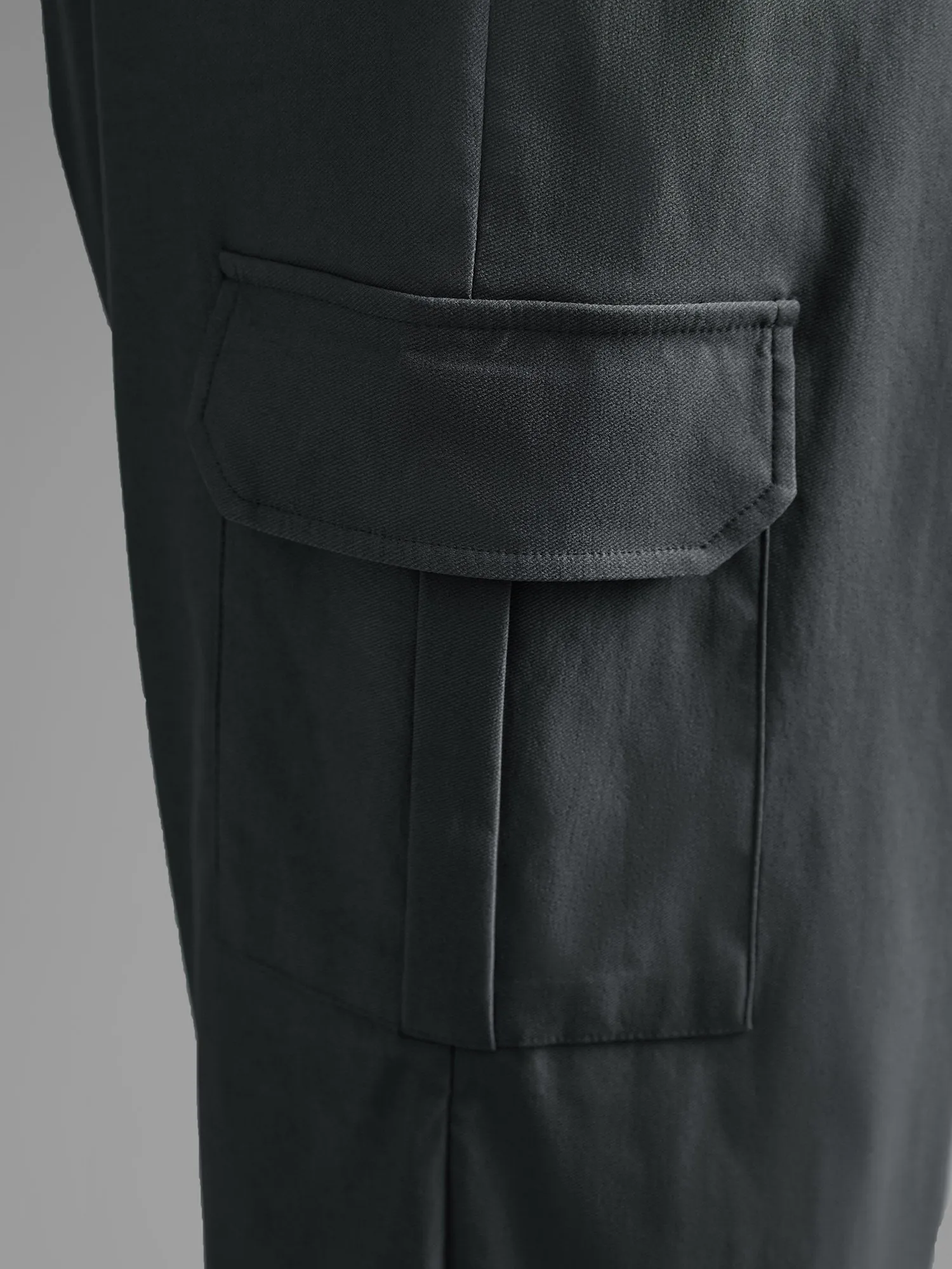 Solid Elastic Waist Patched Pocket Pants sold by Bloomchic product image thumbnail 4