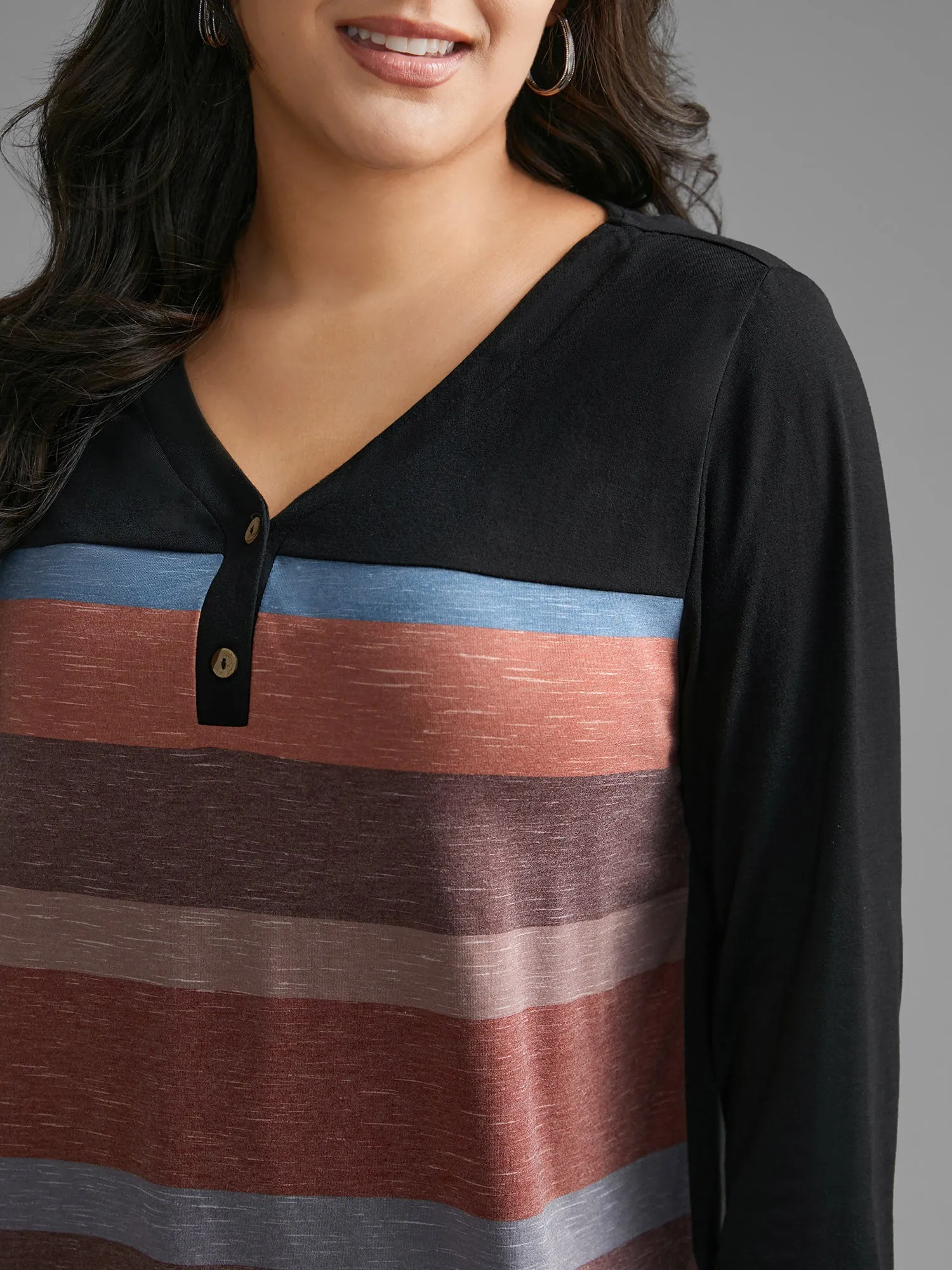 V Neck Colorblock Contrast Button Up T-shirt sold by Bloomchic product image thumbnail 3
