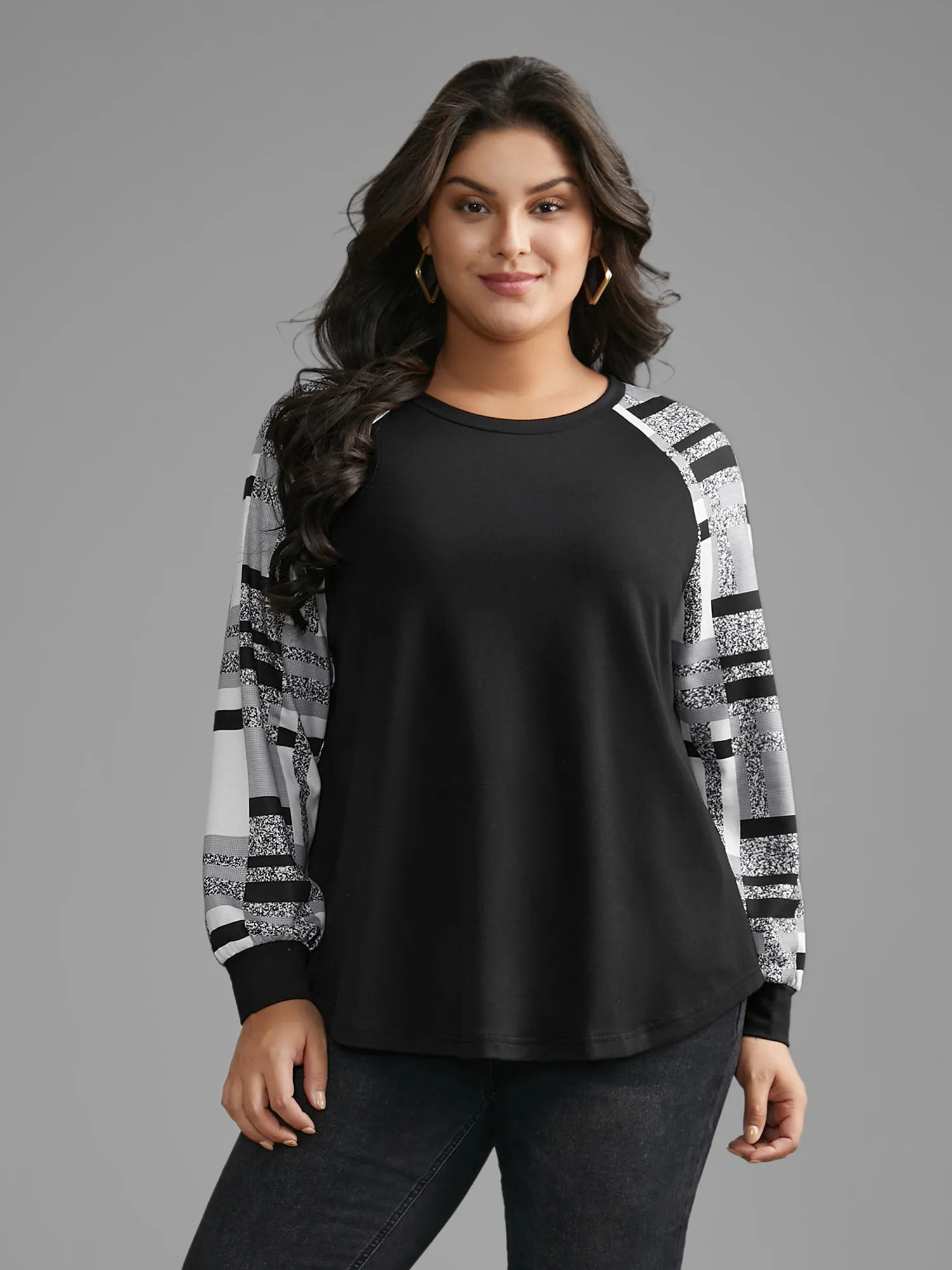 Colorblock Contrast Raglan Sleeve Sweatshirt sold by Bloomchic