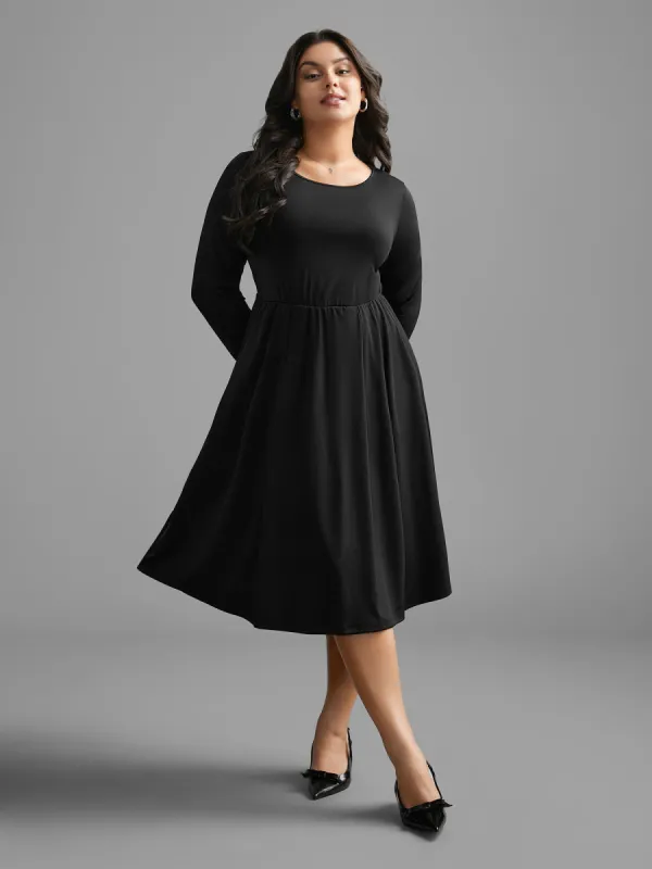 Round Neck Elastic Waist Pleated Dress sold by Bloomchic