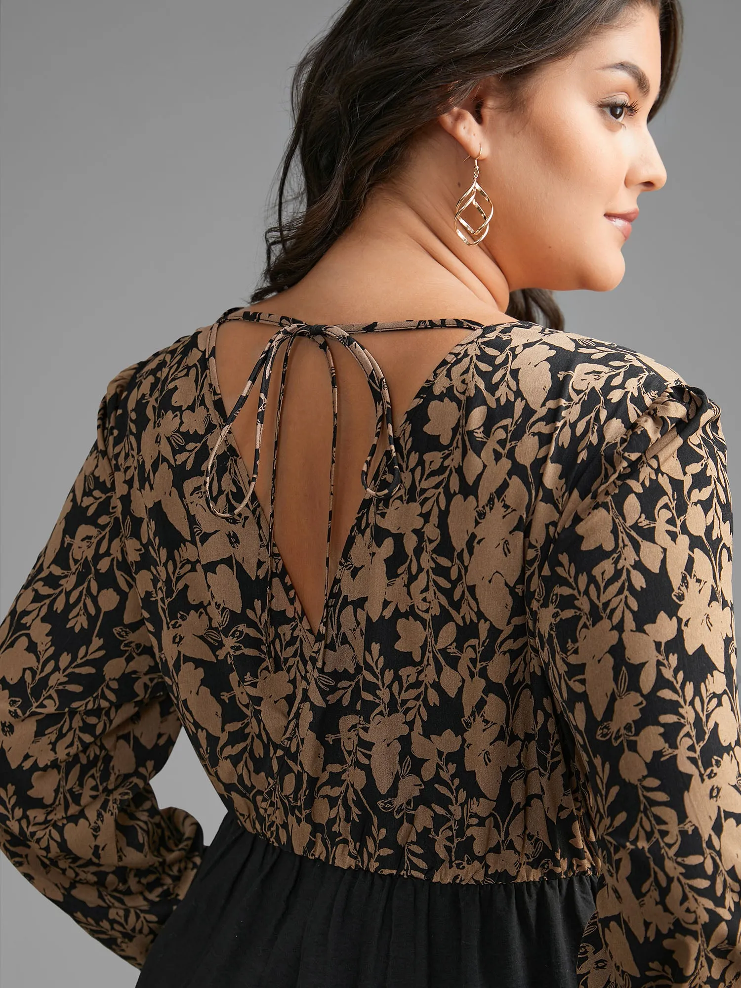 Silhouette Floral Print Patchwork Backless Jumpsuit sold by Bloomchic product image thumbnail 3