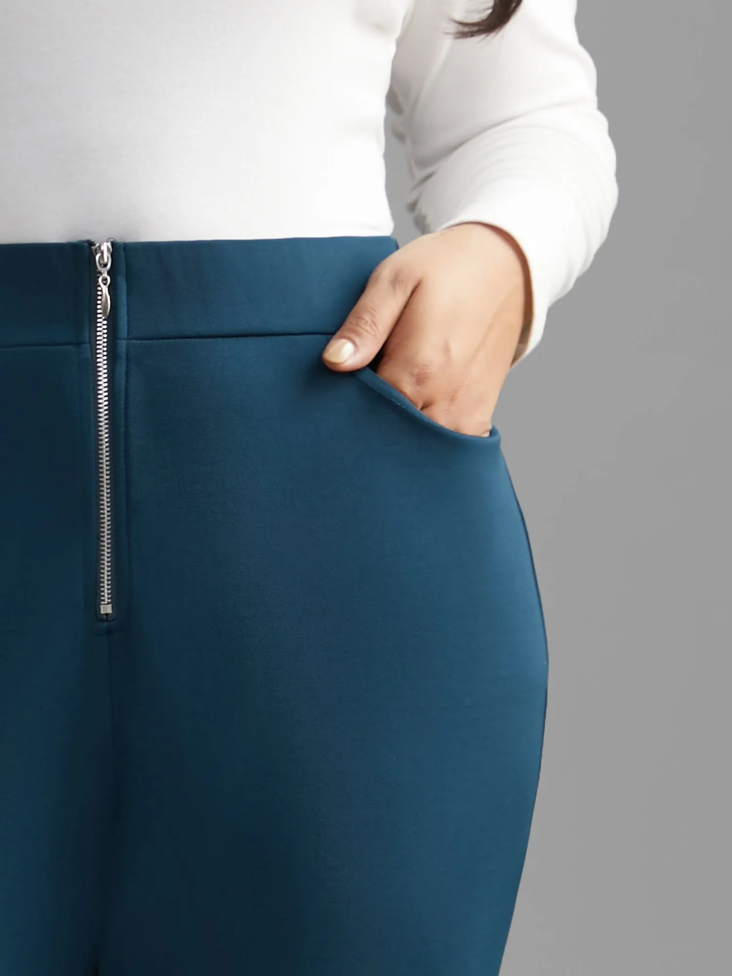 Mid Rise Zipper Detail Skinny Pants sold by Bloomchic product image thumbnail 4