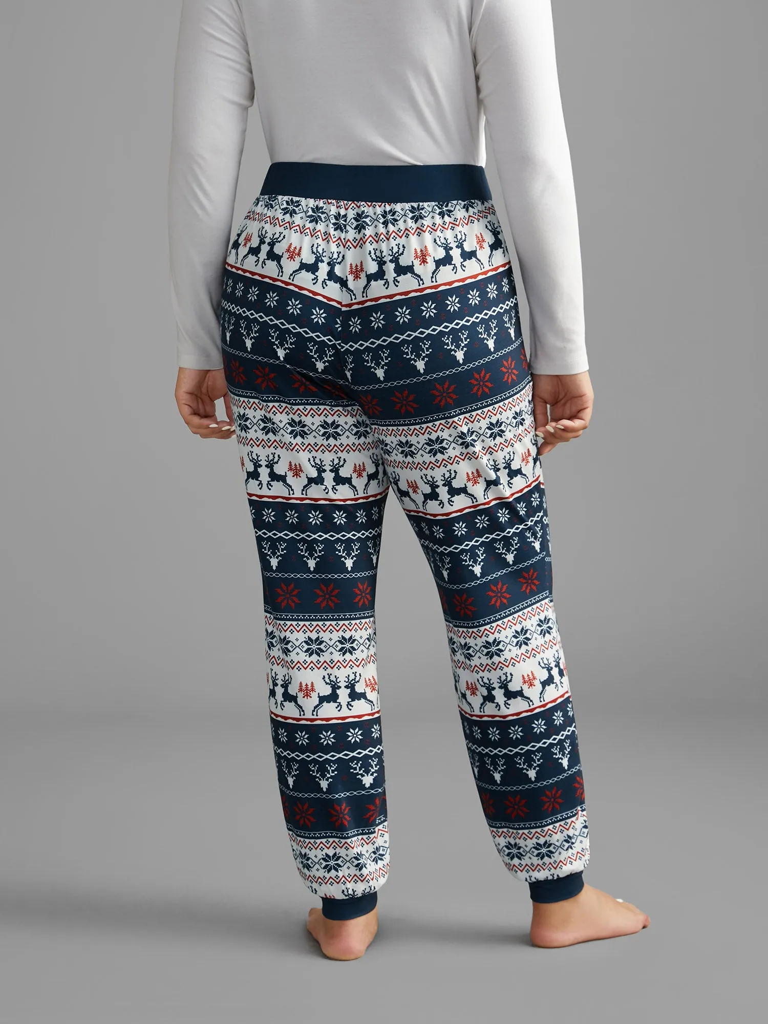 Snowflakes Printed Pocket Knit Lounge Pants sold by Bloomchic product image thumbnail 3