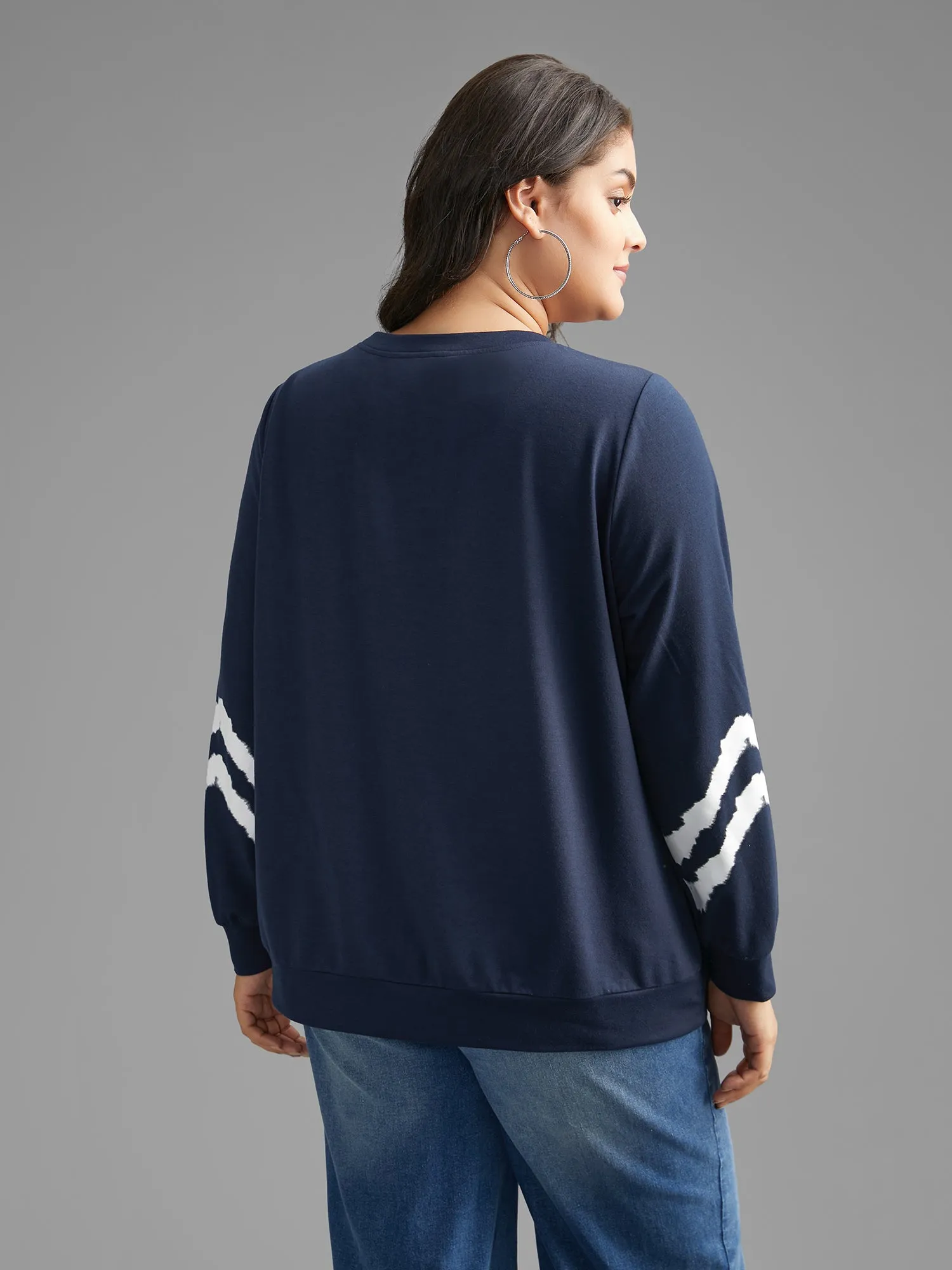 Round Neck Contrast Patchwork Sweatshirt sold by Bloomchic product image thumbnail 5