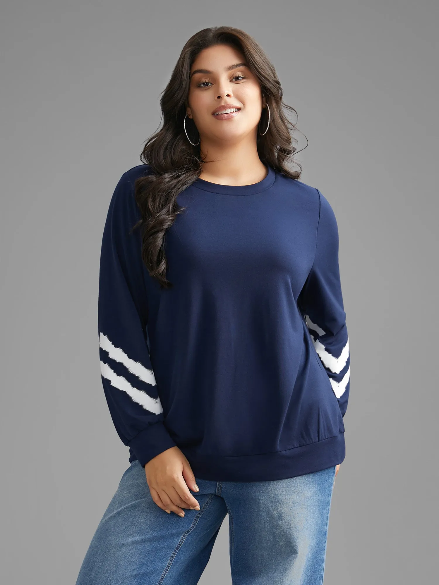 Round Neck Contrast Patchwork Sweatshirt sold by Bloomchic product image thumbnail 4