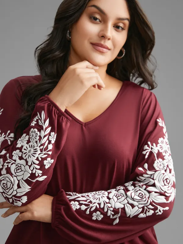 V Neck Silhouette Floral Print T-shirt sold by Bloomchic