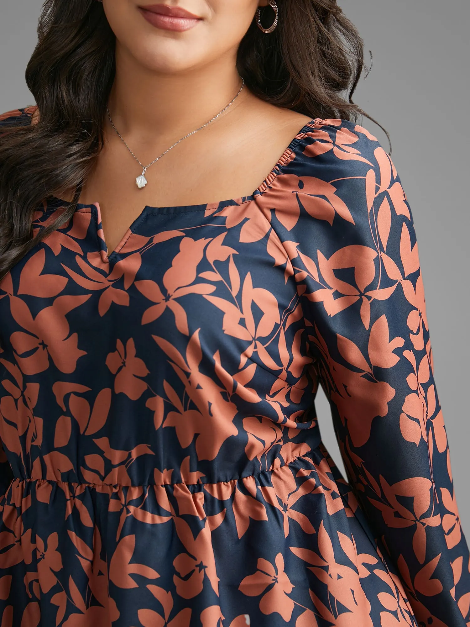 Notched Silhouette Floral Print Lantern Sleeve Blouse sold by Bloomchic product image thumbnail 3