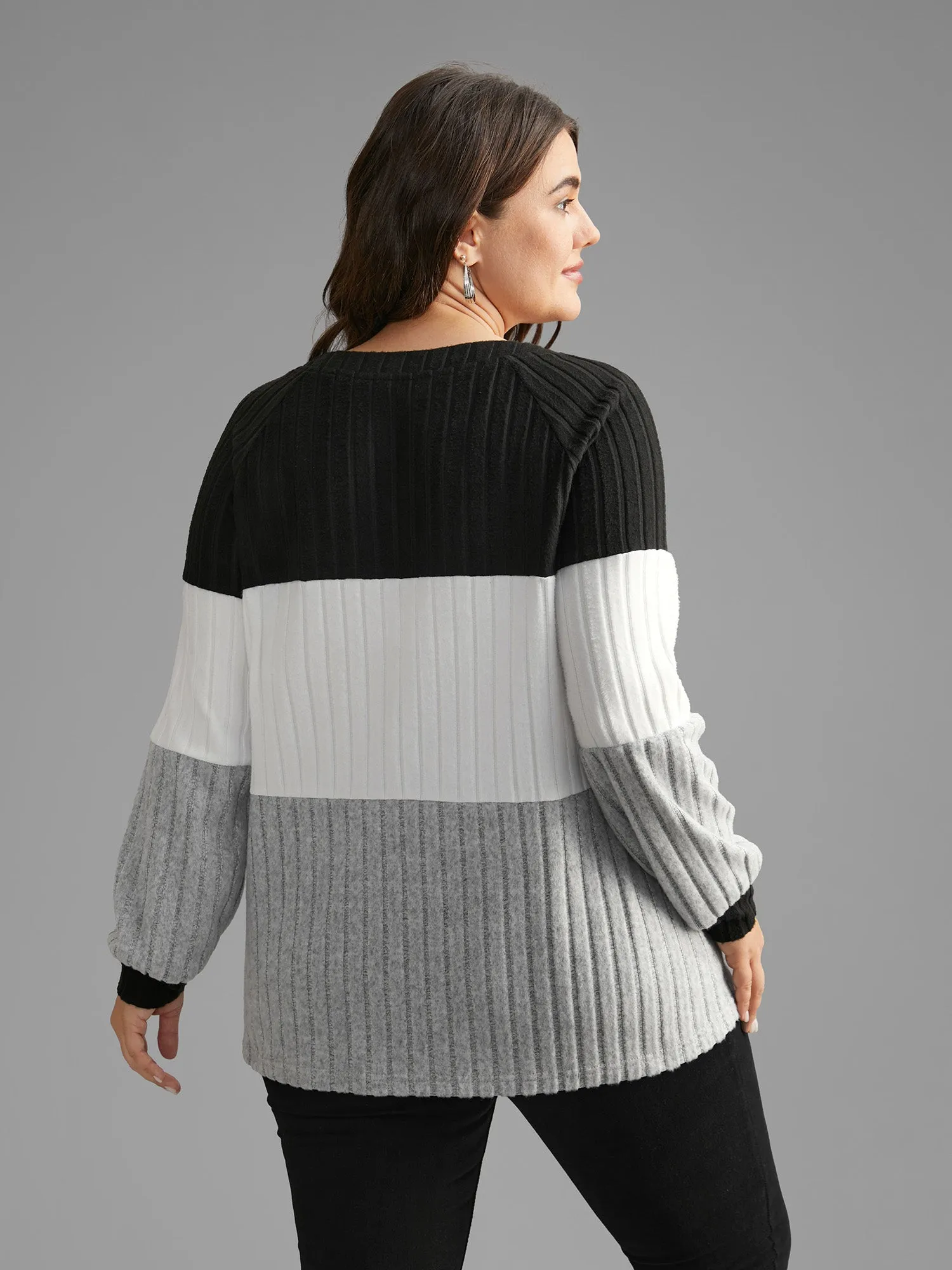 Colorblock Contrast Texture Pit Strip T-shirt sold by Bloomchic product image thumbnail 2