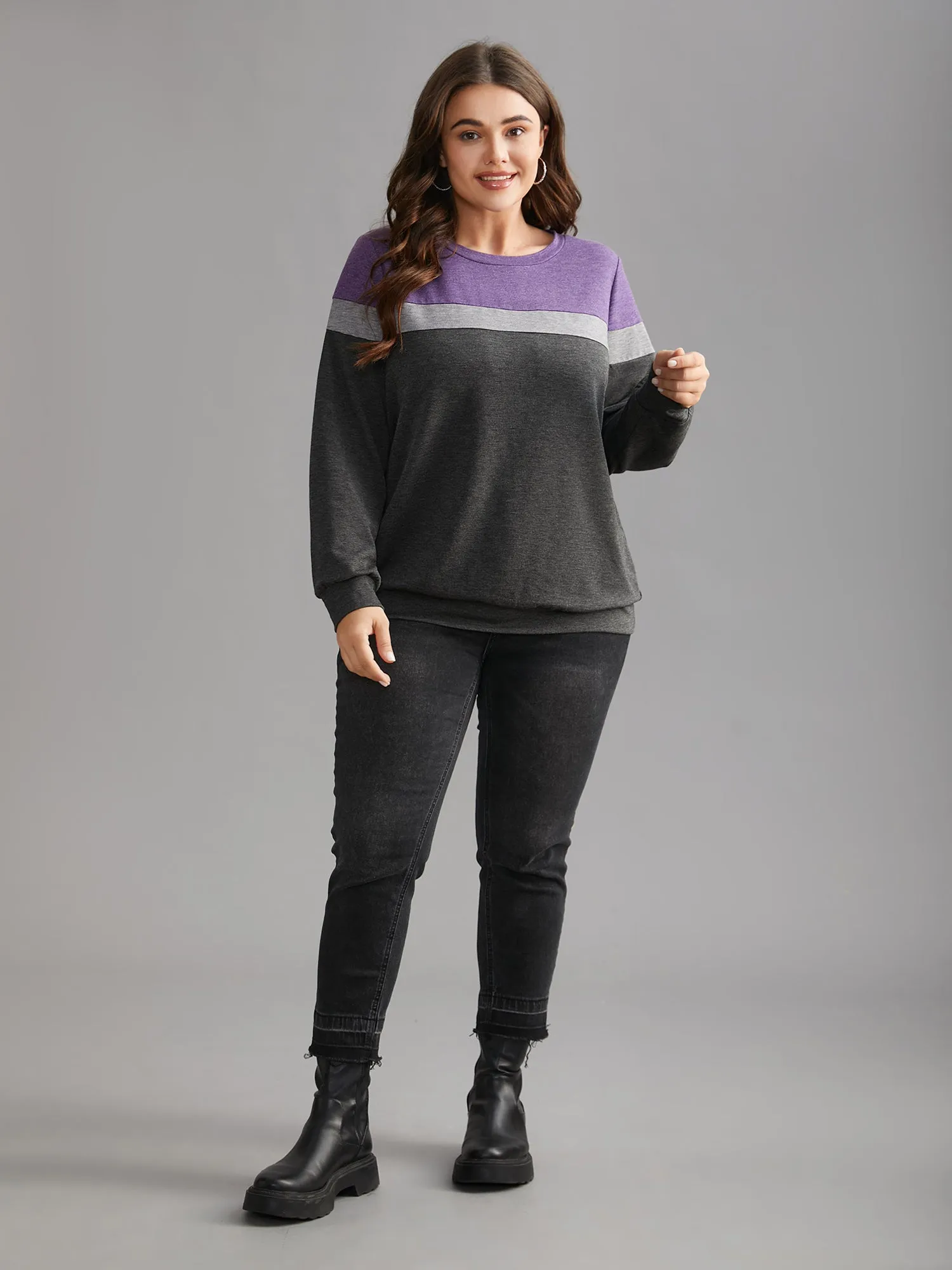 Colorblock Contrast Round Neck Sweatshirt sold by Bloomchic product image thumbnail 4