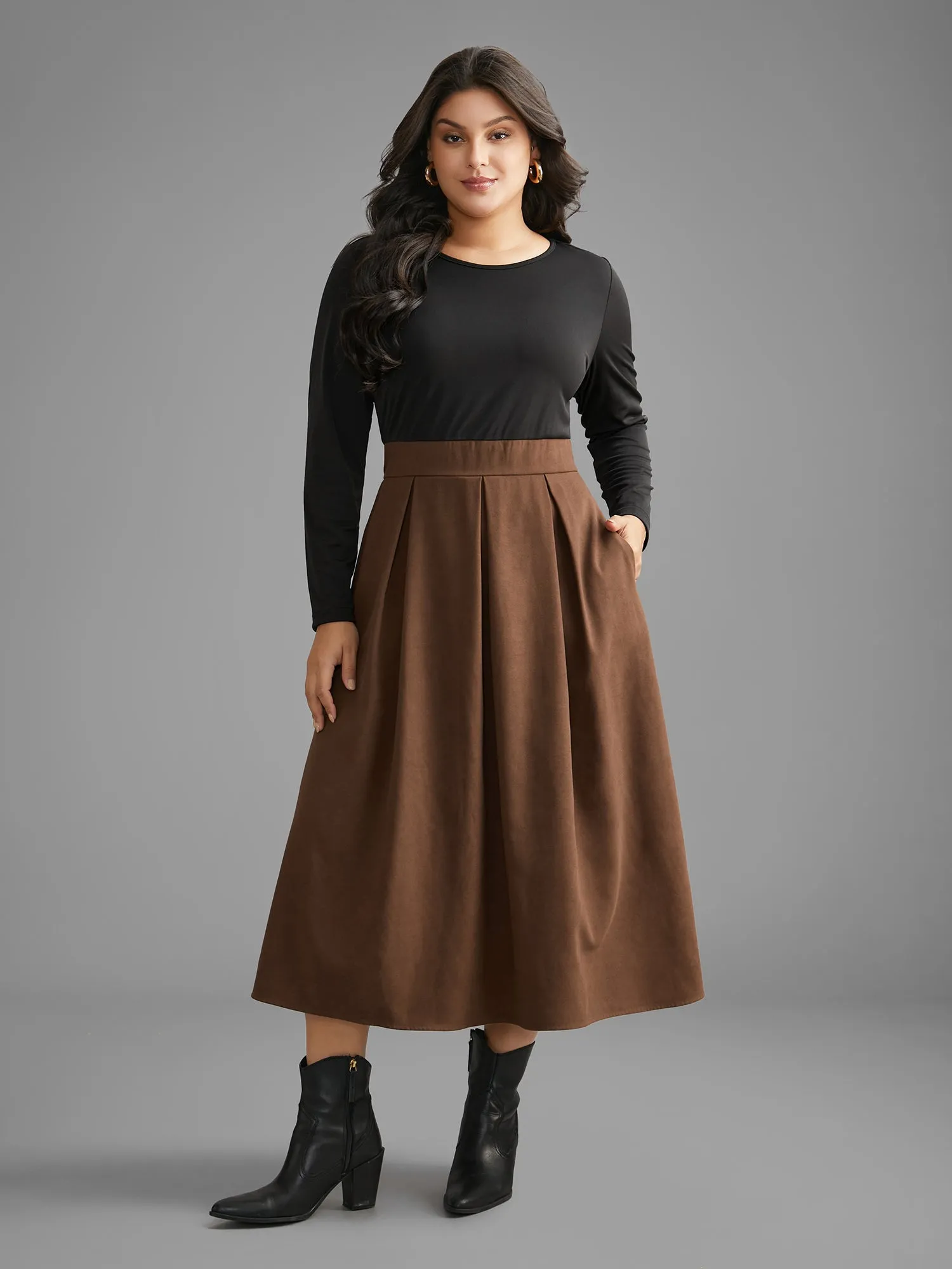 Crew Neck Contrast Shirred Pleated Dress sold by Bloomchic product image thumbnail 2