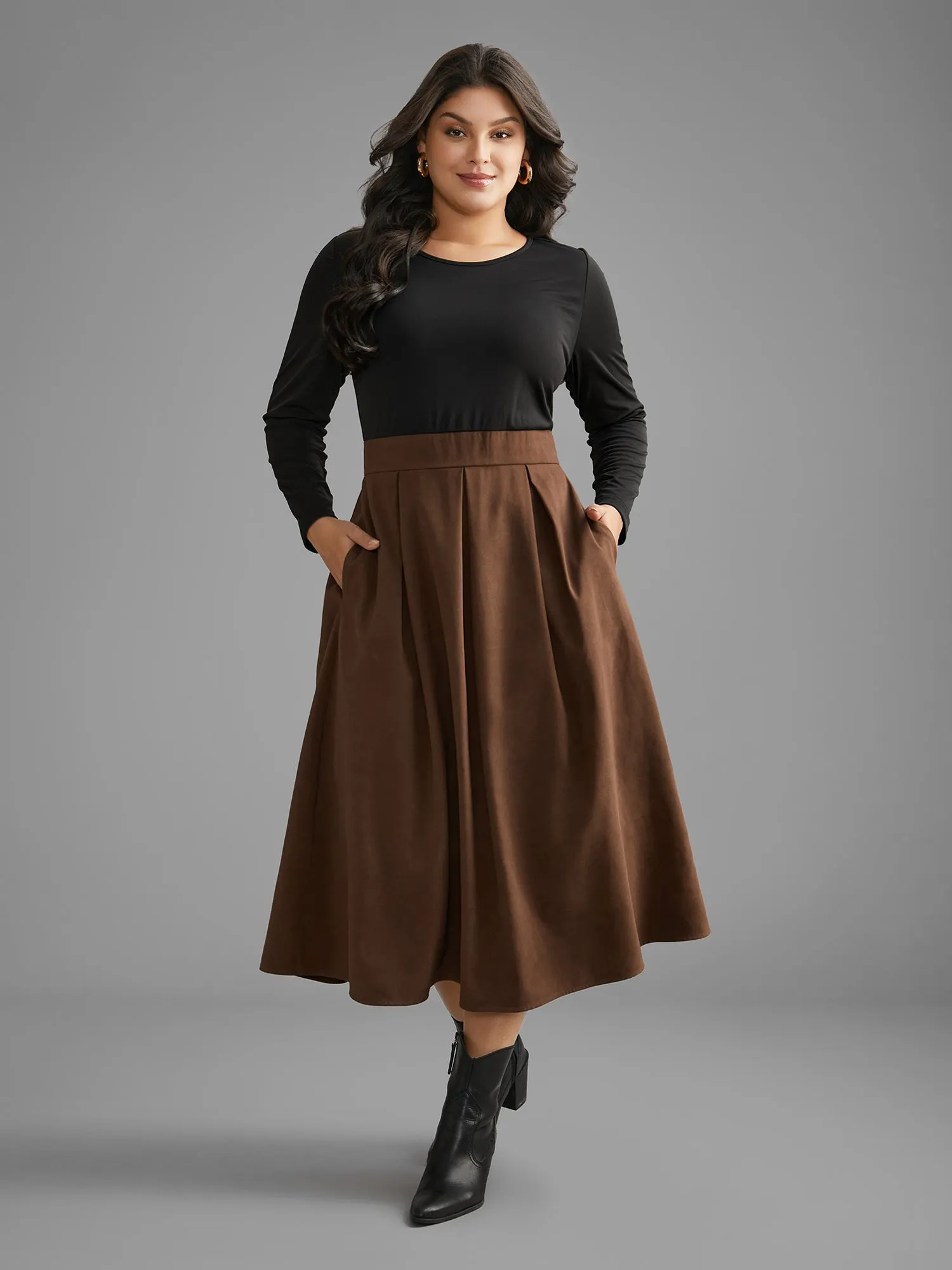 Crew Neck Contrast Shirred Pleated Dress sold by Bloomchic