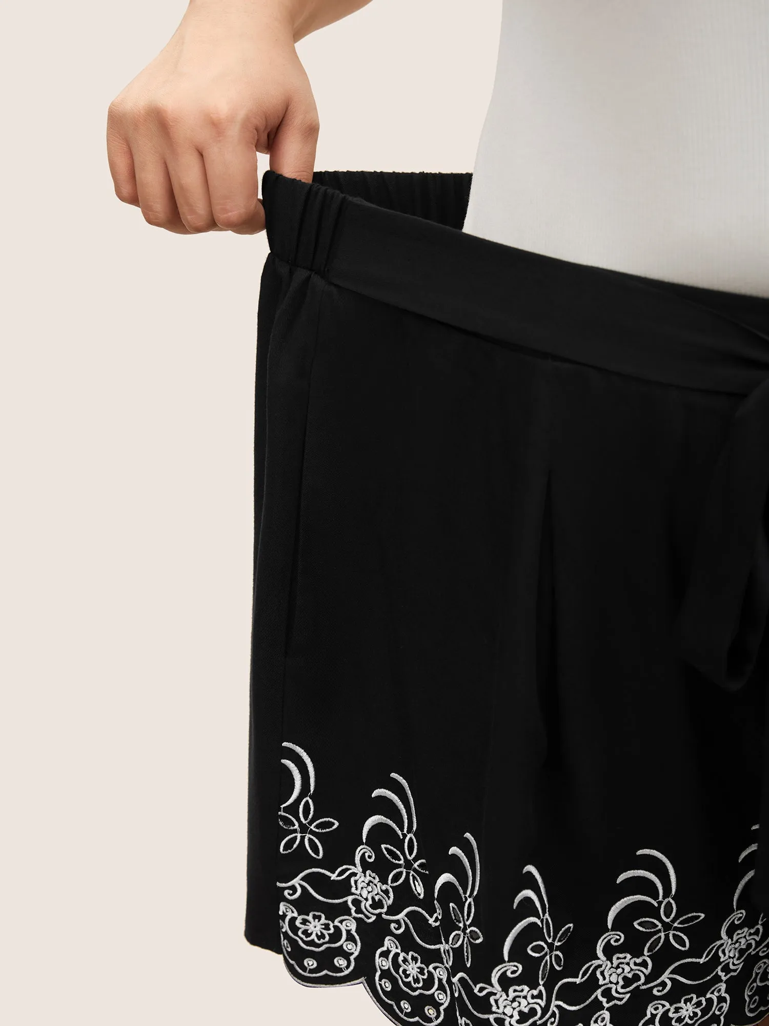 Floral Embroidered Ties Scalloped Trim Shorts sold by Bloomchic product image thumbnail 4