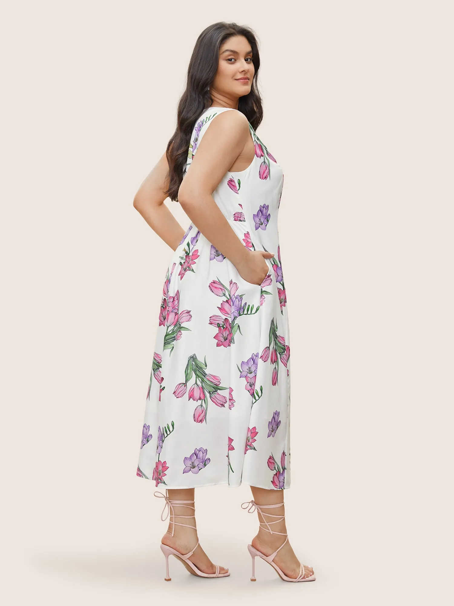 Floral Print Patchwork Pocket Spaghetti Strap Dress sold by Bloomchic product image thumbnail 4
