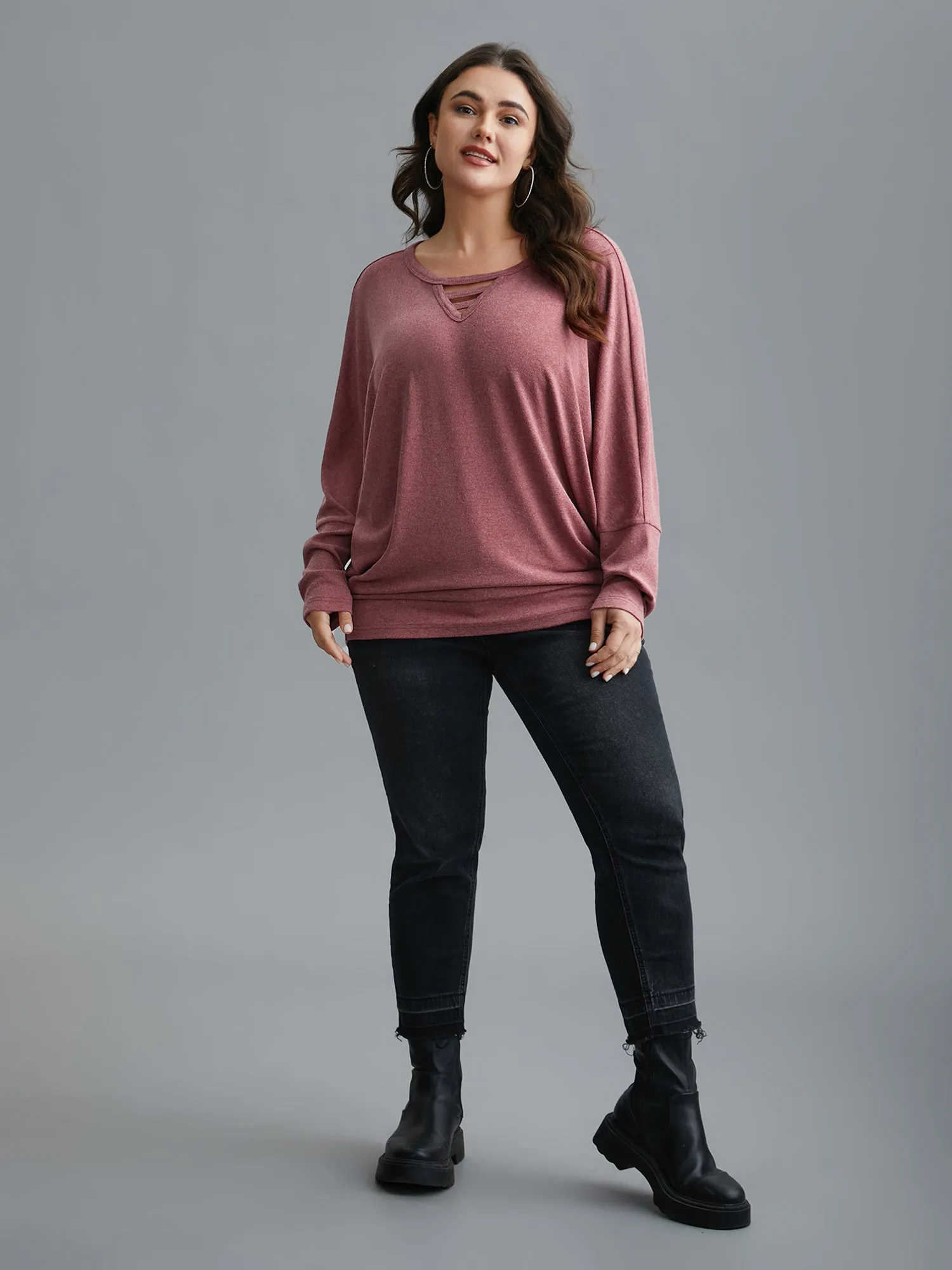 V-Neck Cut-out Seamed T-shirt sold by Bloomchic product image thumbnail 4
