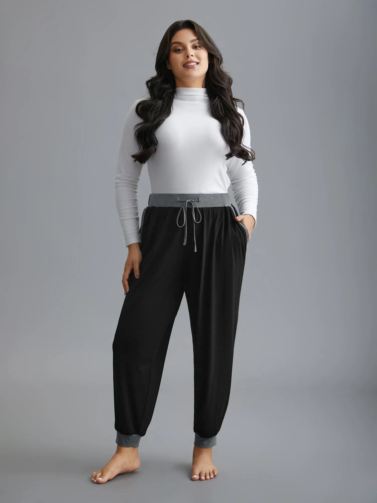 Contrast Drawstring Loungewear Bottoms sold by Bloomchic product image thumbnail 4