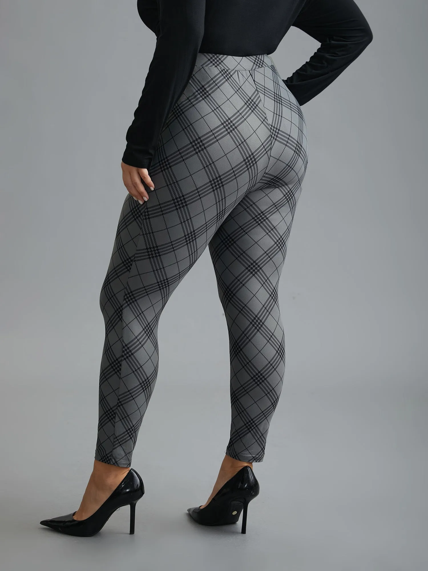 Plaid Pattern Mid-Rise Skinny Pants sold by Bloomchic product image thumbnail 3