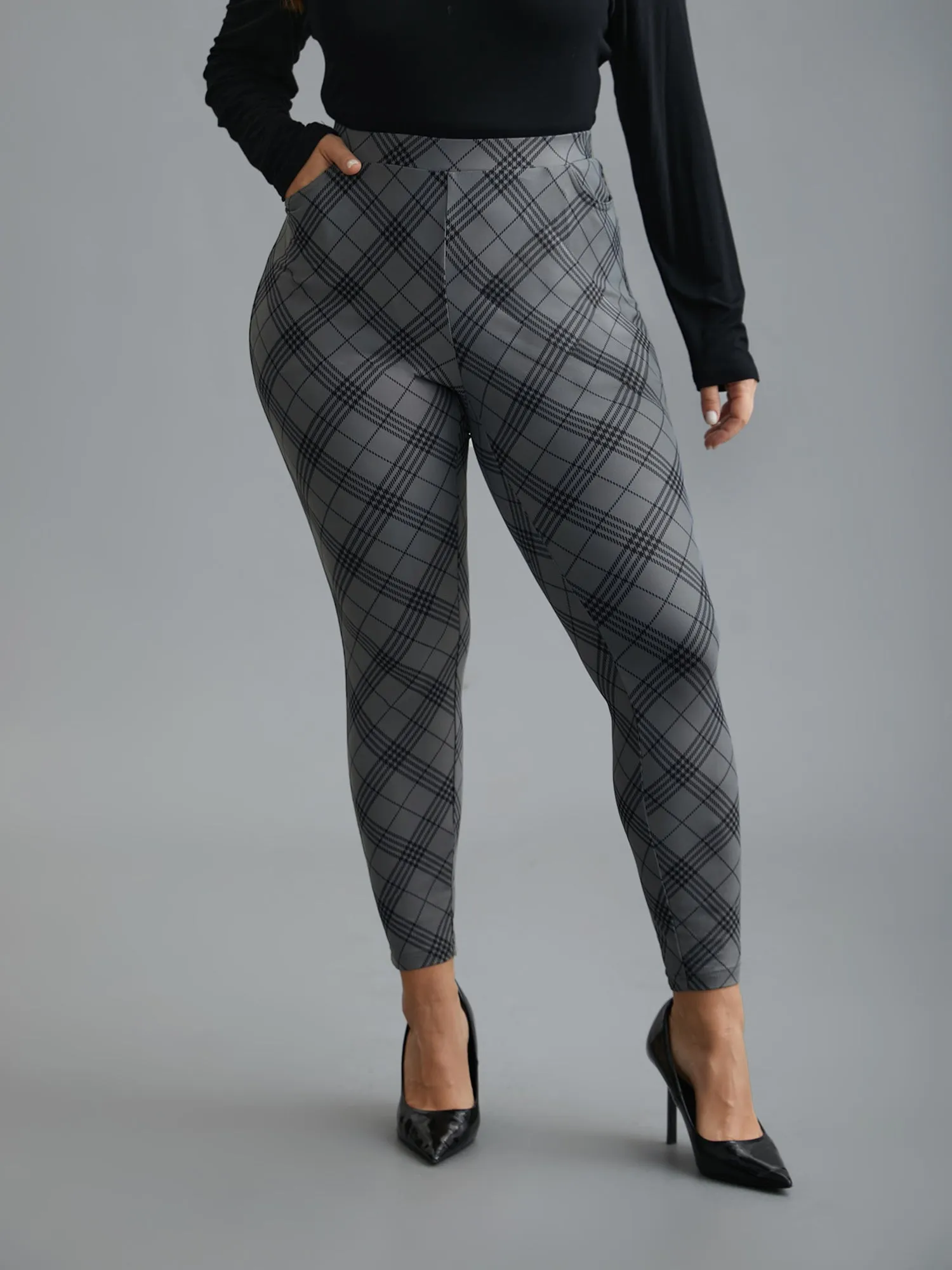 Plaid Pattern Mid-Rise Skinny Pants sold by Bloomchic