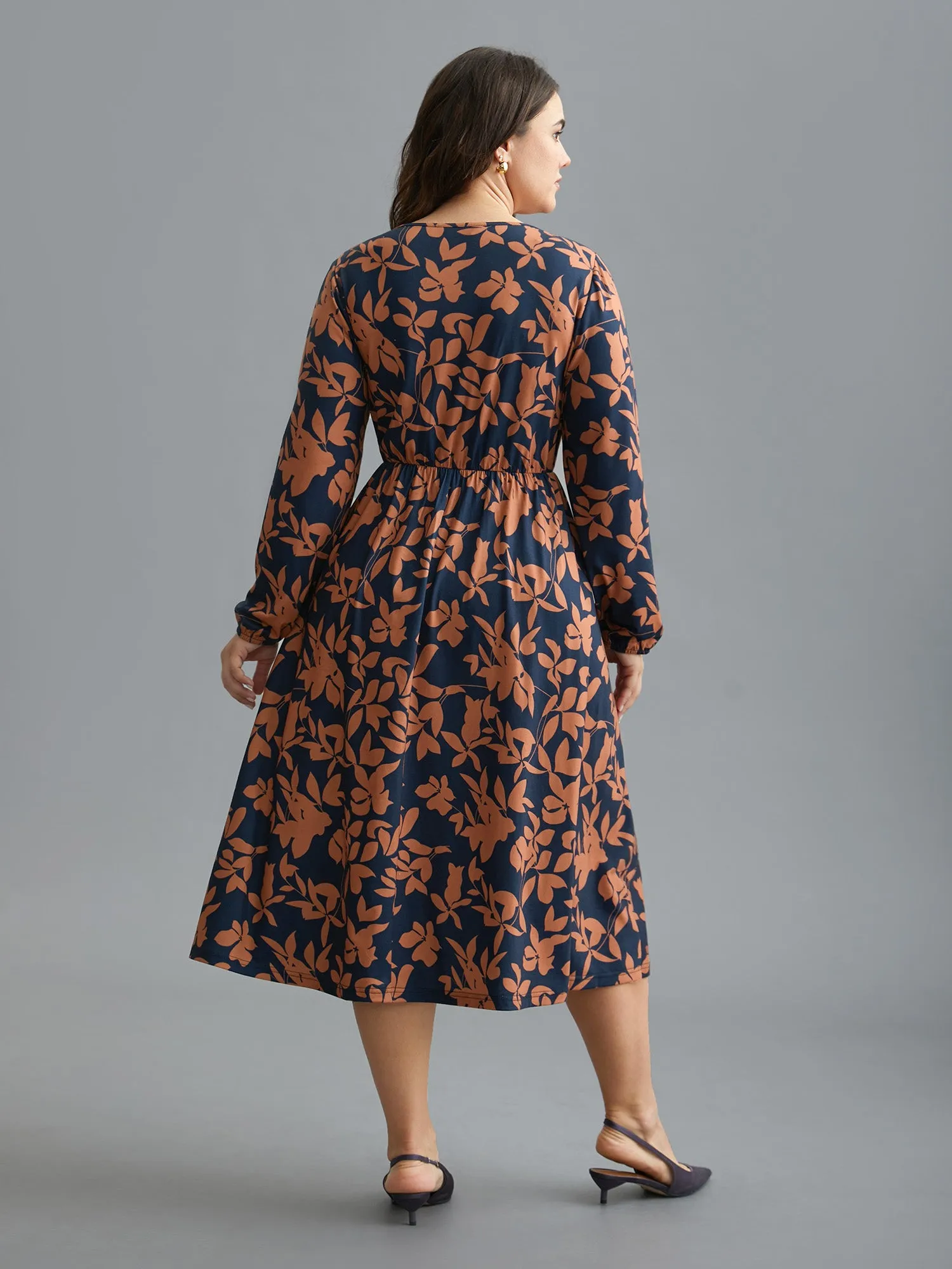 Autumn Leaves Print Fit-and-Flare Midi Dress sold by Bloomchic product image thumbnail 4