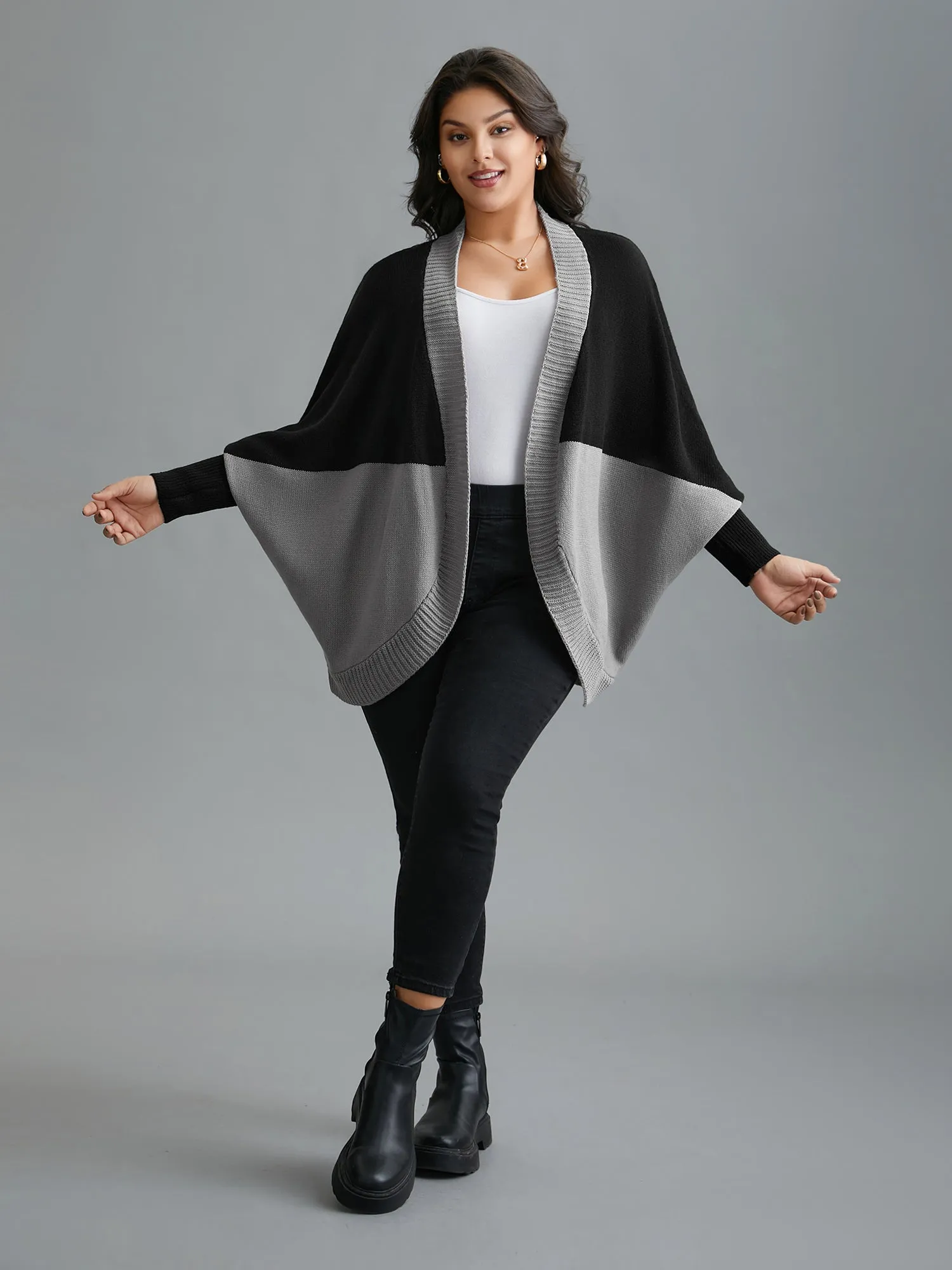 Curvy Ribbed Hem Color Block Knit Cardigan sold by Bloomchic product image thumbnail 4