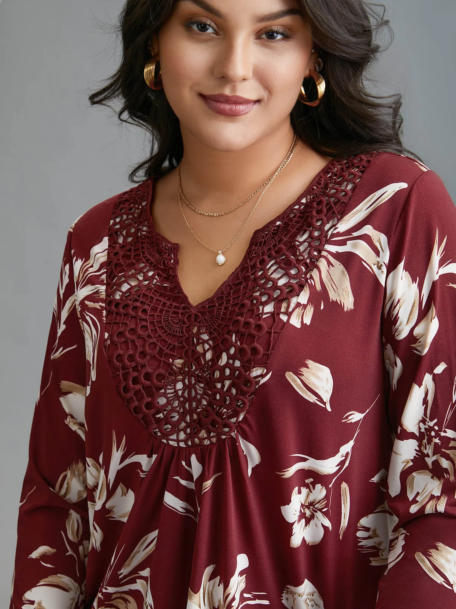 Lace Trim Notched Floral Knit Top sold by Bloomchic product image thumbnail 3