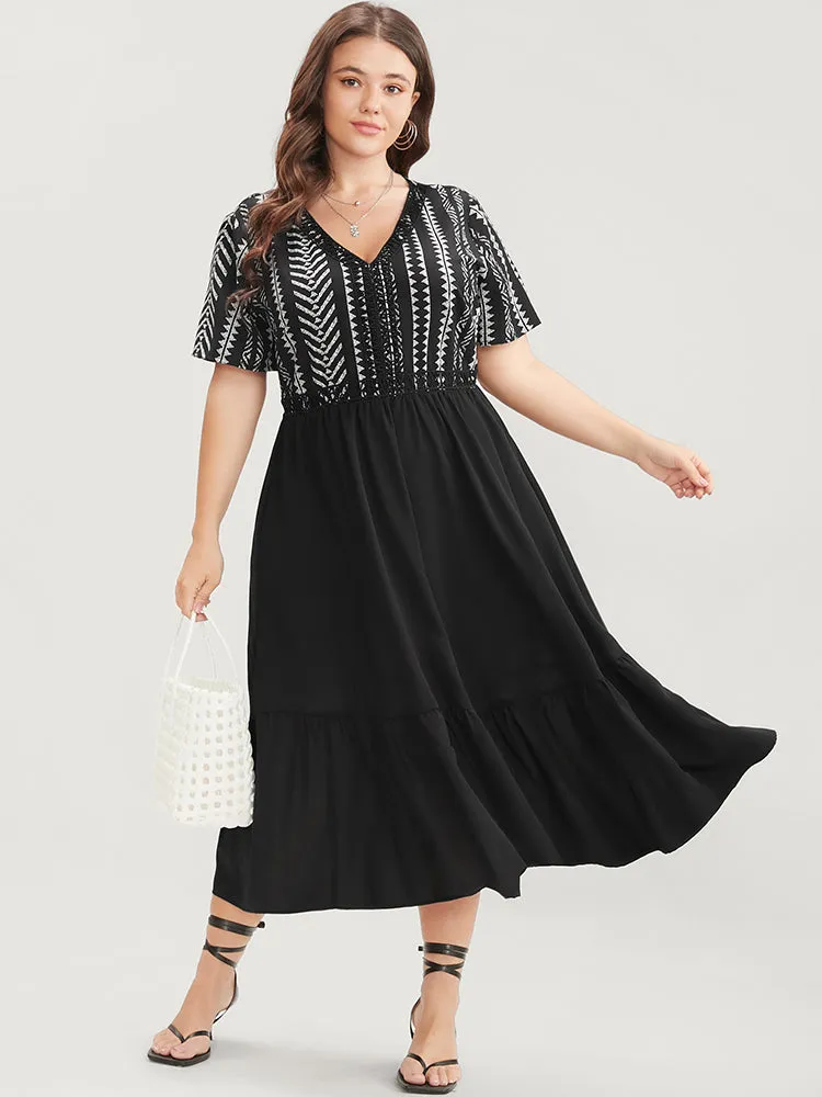 Geometric Contrast Pocket V Neck Flutter Hem Midi Dress sold by Bloomchic product image thumbnail 5