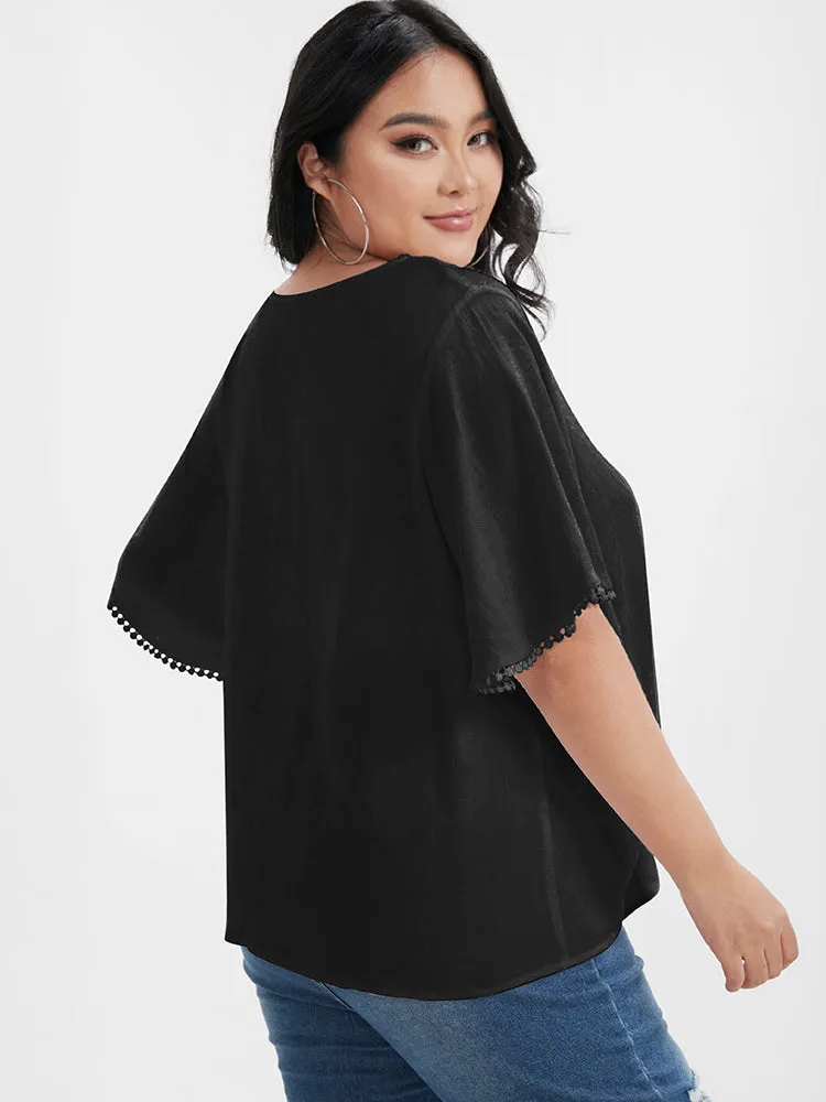 Solid Ties Eyelet Lace Ruffled V Neck Blouse sold by Bloomchic product image thumbnail 3