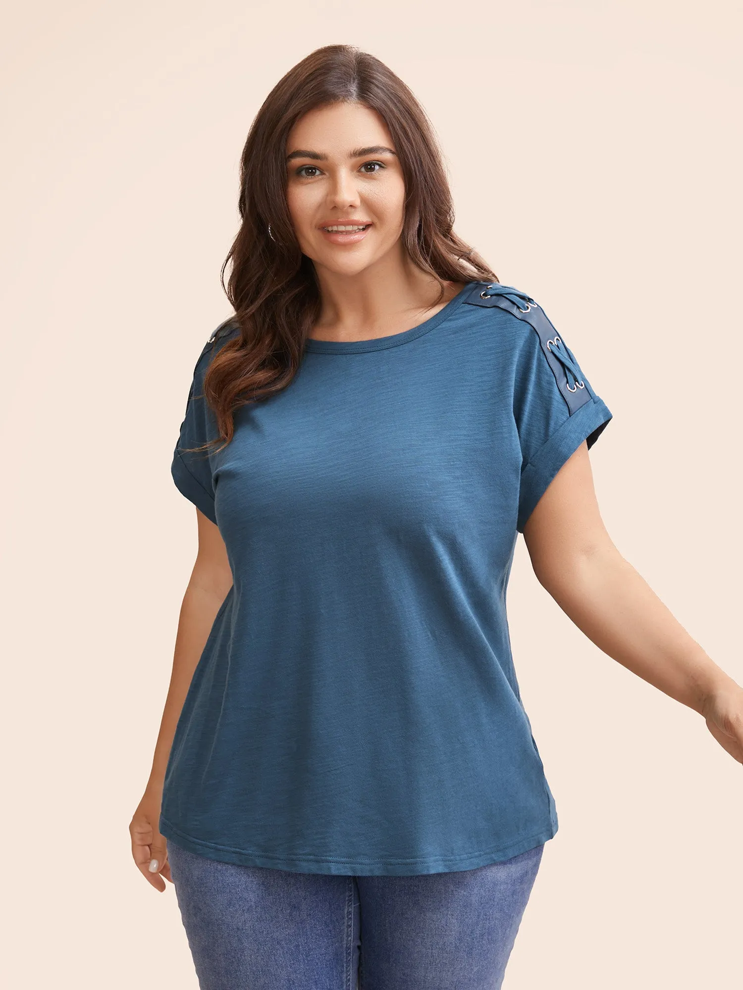Crew Neck Patchwork Eyelet Tie Knot T-shirt sold by Bloomchic product image thumbnail 4