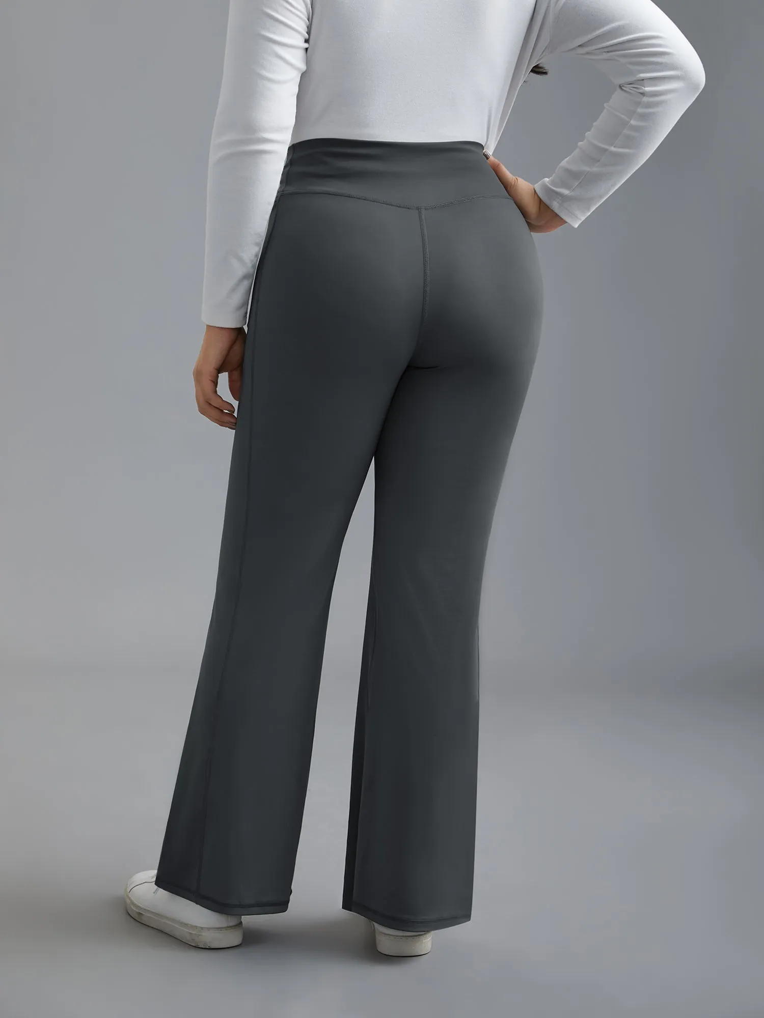 V-Shaped Pocket Bootcut Leggings sold by Bloomchic product image thumbnail 2