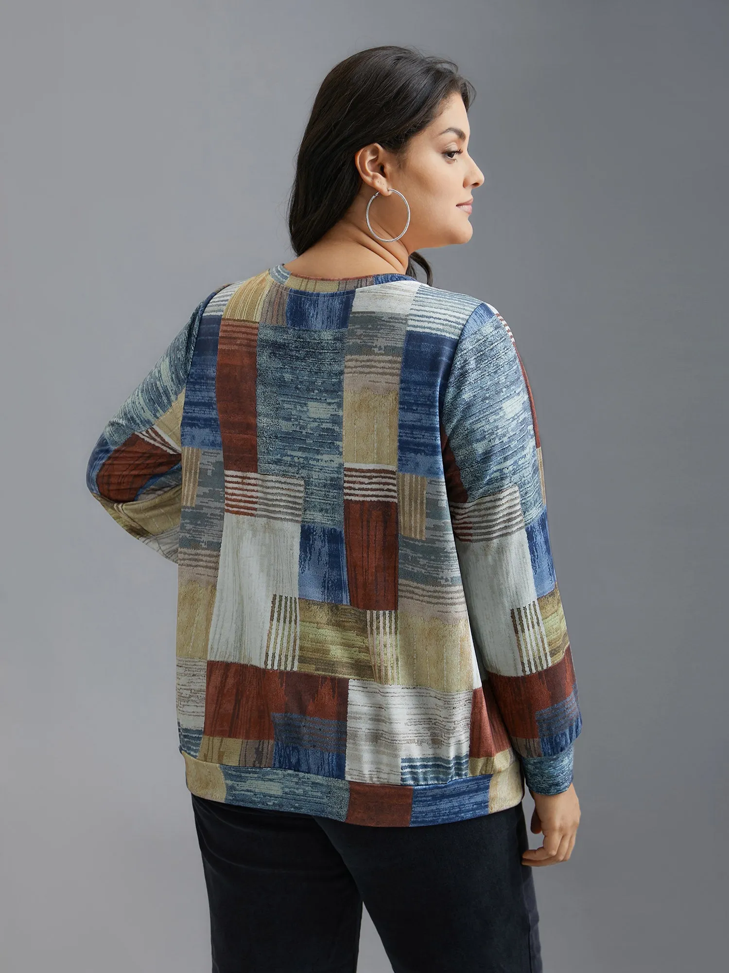 Geometric Print Round Neck Sweatshirt sold by Bloomchic product image thumbnail 2